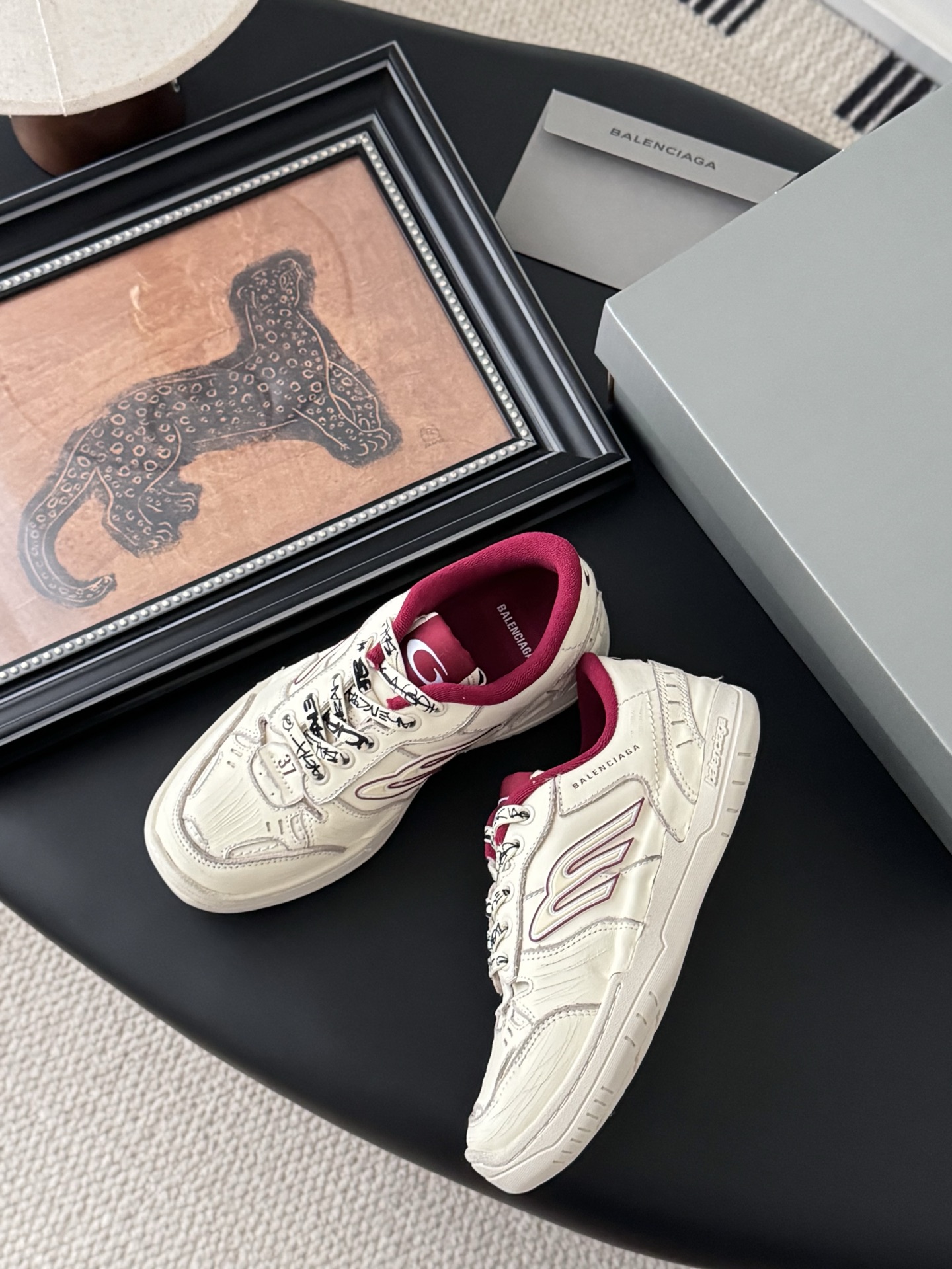 Balenciaga Hamptons Leisure Shoes: Stylish Design with Graffiti Details, Sizes 35-44 - 图片 2