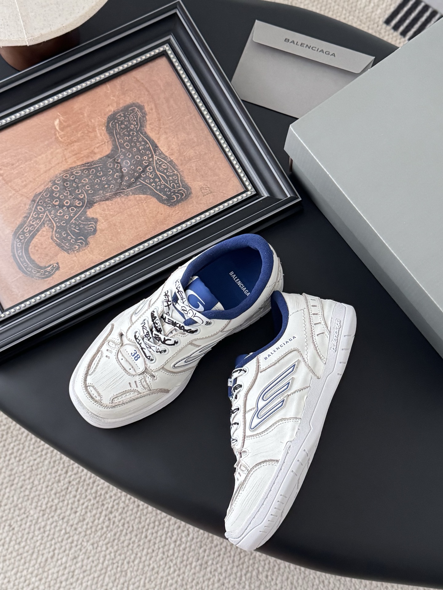 “Review: P888 Balenciaga Hamptons Leisure Shoes – Design, Size, Soles, Strips, Graffiti” - 图片 2