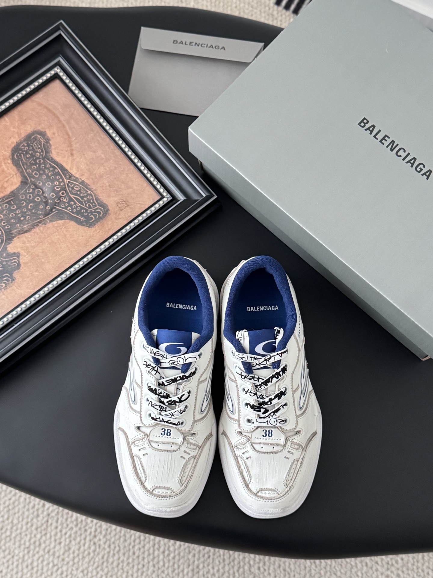 “Review: P888 Balenciaga Hamptons Leisure Shoes – Design, Size, Soles, Strips, Graffiti” - 图片 9