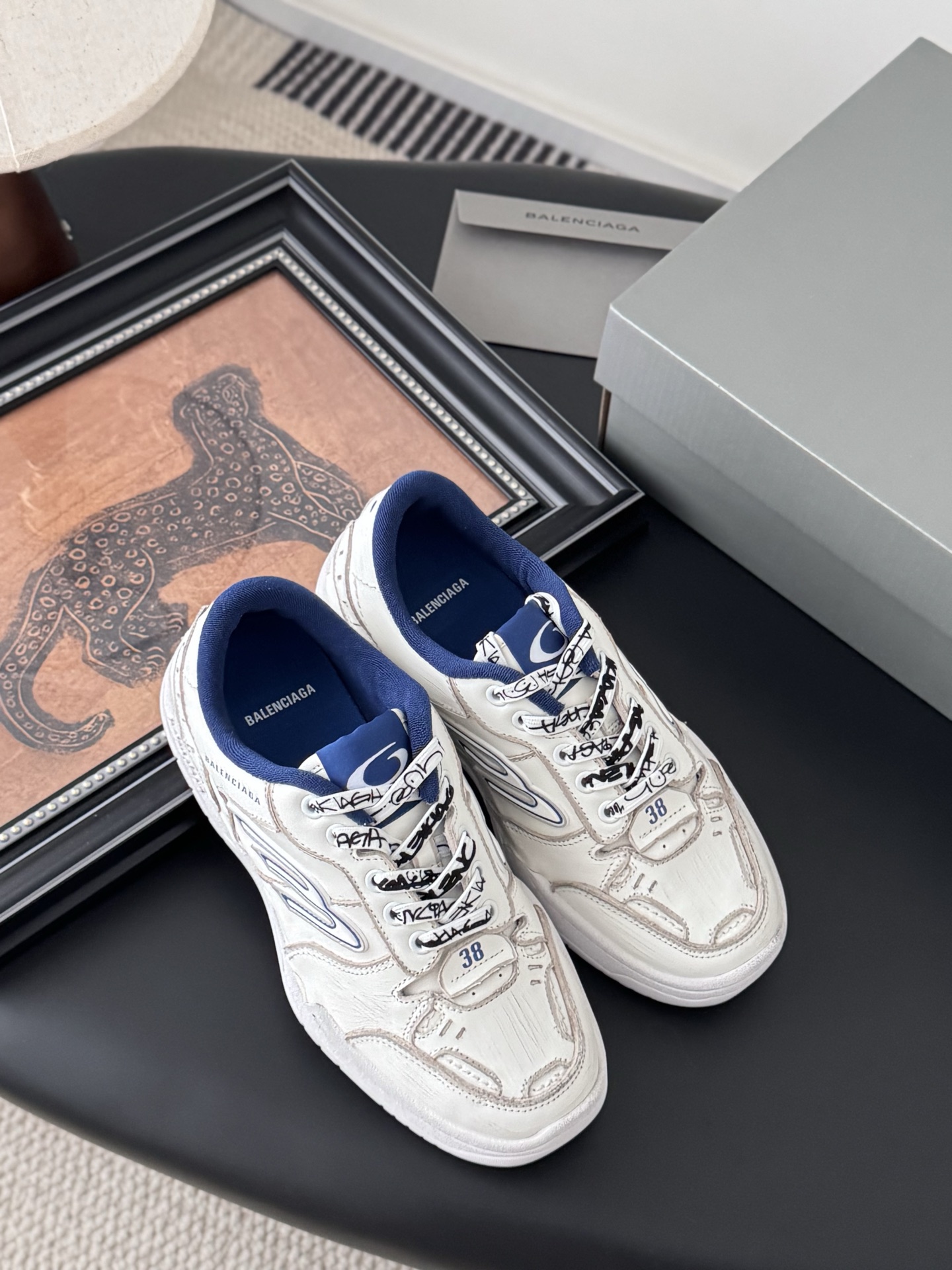 “Review: P888 Balenciaga Hamptons Leisure Shoes – Design, Size, Soles, Strips, Graffiti” - 图片 6
