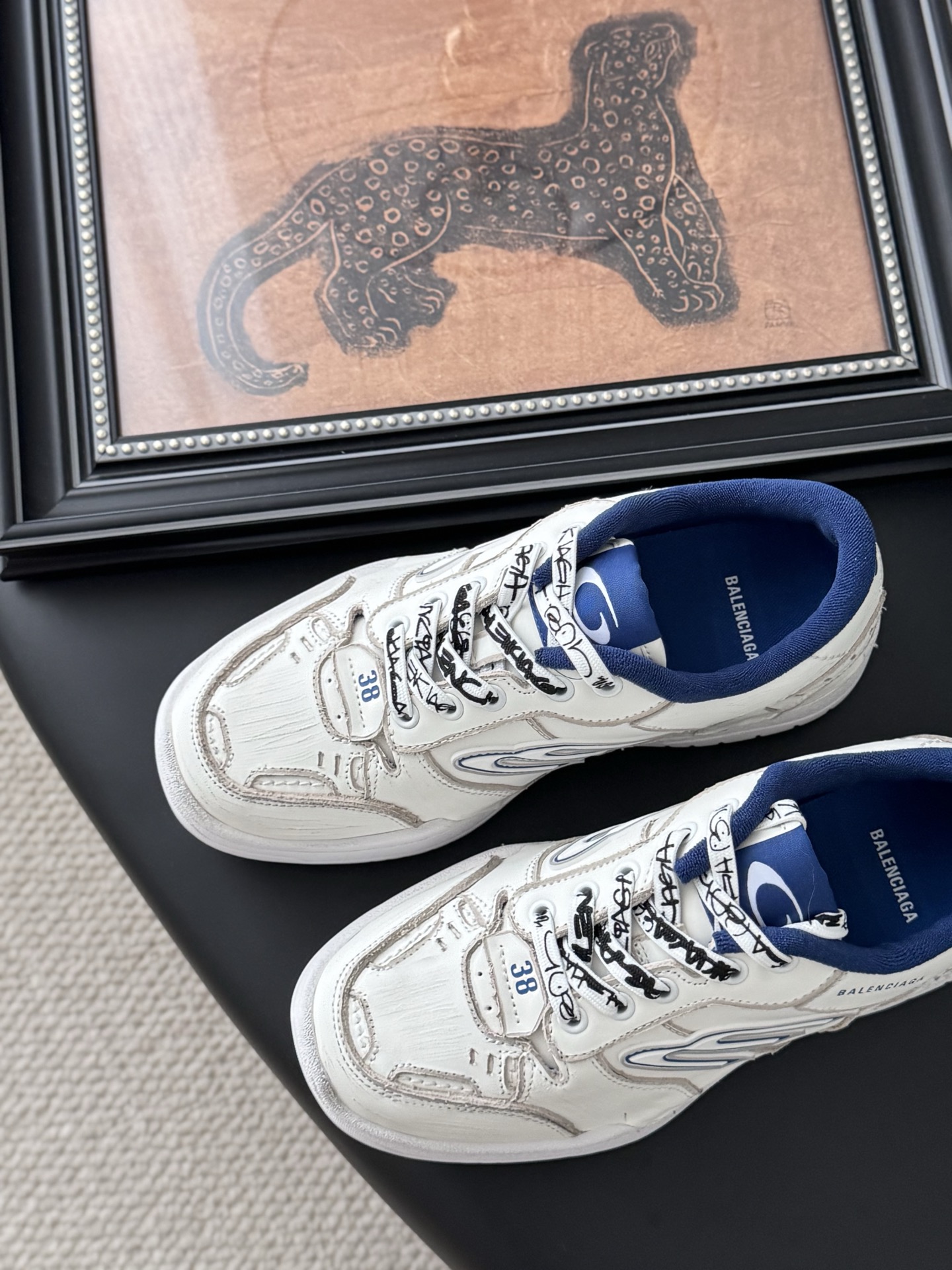 “Review: P888 Balenciaga Hamptons Leisure Shoes – Design, Size, Soles, Strips, Graffiti” - 图片 4