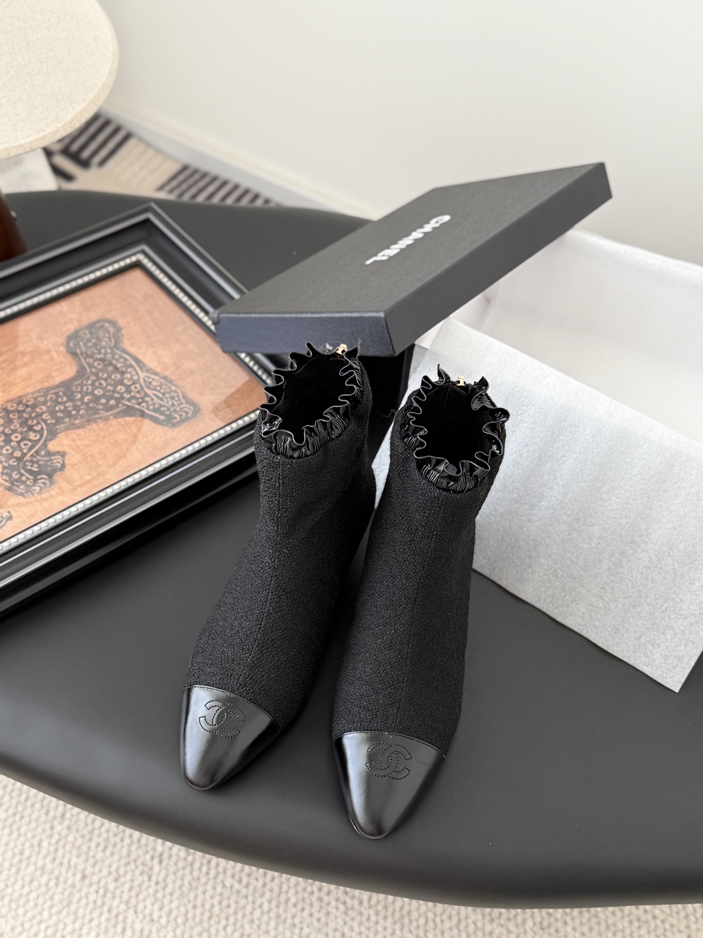 NO:467380,Chanel 25P showcase thick-soled heeled Mary Jane boots, the heel height is about 5cm, and it is very stable after being put on!  Cowhide upper, sheepskin inner footbed, genuine leather outsole. Size:35-39 40 custom made, boots, chanel, boots, mary jane, cowhide, sheepskin, Leather soles19860909Chanel 25P秀款厚底坡跟玛丽珍短靴 跟高5cm左右,上脚后很稳！ 鞋面牛皮,内里垫脚羊皮,真皮大底. Size:35-39 40定做,靴子,chanel,boots,mary jane,cowhide,sheepskin,Leather soles,Women's Shoes