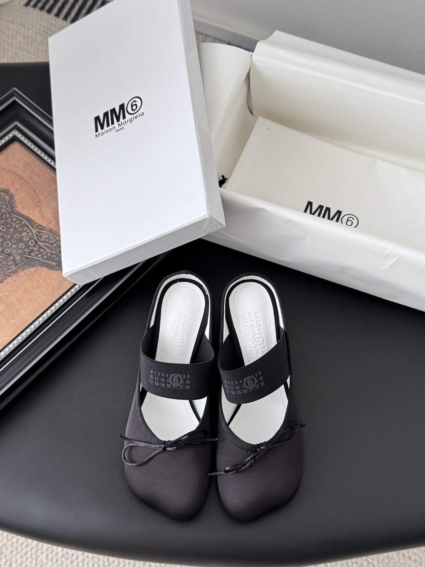 NO:484628,High quality!  Maison Margiela MM6-point toe shoes Tabi is made of vegetable-tanned sheepskin!  Welcome to compare the real original outsole!  Size:35-39 Other sizes customization, ballet shoes, masion margiela, sheepskin19860909高定品质！Maison Margiela MM6分趾鞋 Tabi 意产植鞣羊皮！ 欢迎对比 真正的原版大底！ Size:35-39其他码数定做,芭蕾舞鞋,masion margiela,sheepskin,Women's Shoes