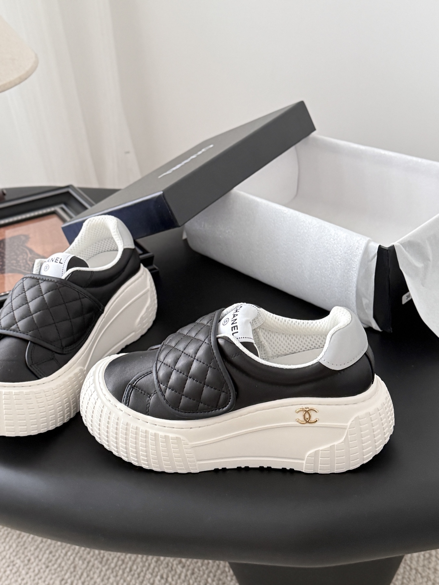 Chanel Dames Sneakers - Zwart/Wit, Sportief & Elegant, Maat 35-40