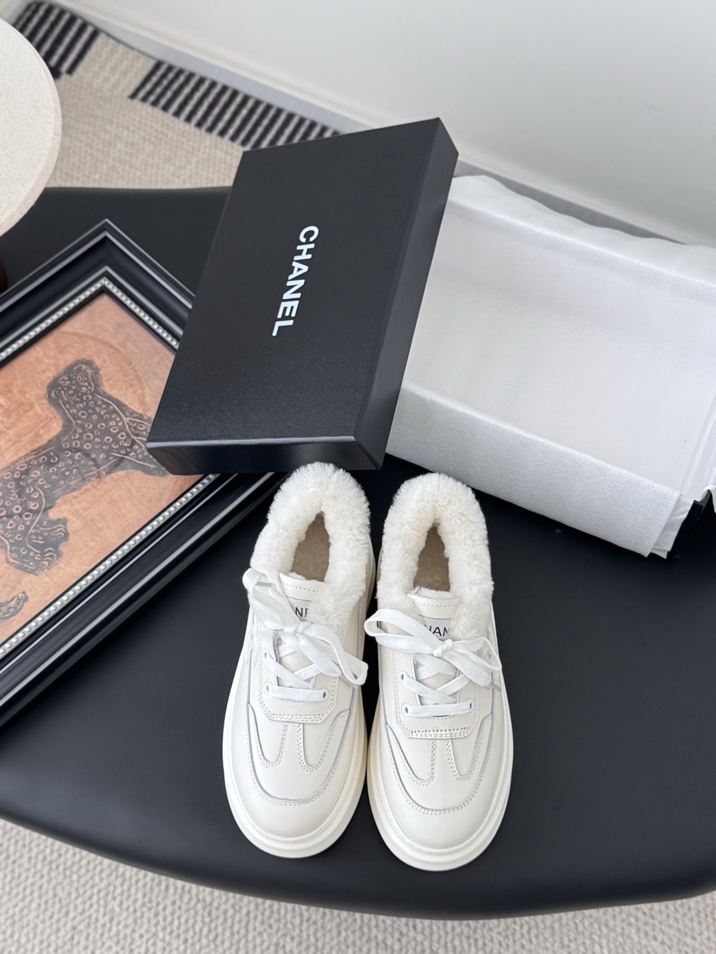 NO:489674,Chanel wool thick-soled casual shoes, basic single shoe style, long and delicate, small round toe, double C school bag embellished at the top, simple but not simple and elegant!  Versatile temperament, upper leather, inner wool, original outsole 7cm Size35-39, other sizes customized, casual shoes/sports shoes, chanel, sneakers19860909Chanel松糕羊毛厚底休闲鞋  基础单鞋样式鞋型修长秀气 小巧圆形圆头 顶端双C书包点缀 简约而不简单且不失优雅！百搭气质 鞋面皮 内里羊毛 原版大底 7cm Size35-39 其他码数定做,休闲鞋/运动鞋,chanel,sneakers,Women's Shoes