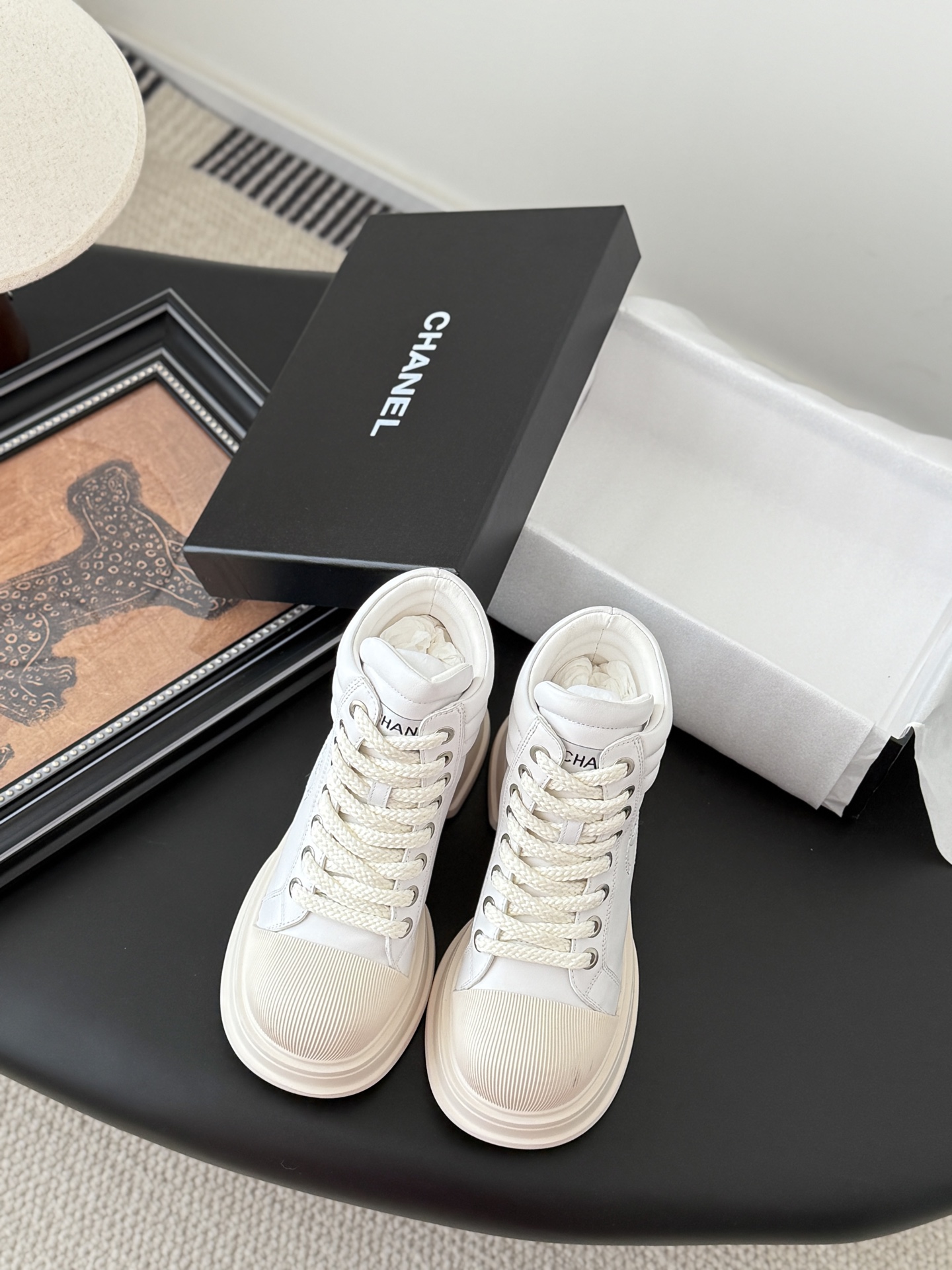 NO:489666,Chanel 25C new high-top thick-soled sports and casual shoes. Thick sole increases height and makes your legs look longer. It’s versatile. Original custom material for upper. Original outsole. Size: 35-40, boots, chanel, boots19860909Chanel 25C新款高帮厚底运动休闲鞋 厚底增高显腿长 百搭不出错 鞋面原版定制材料 原版大底 Size:35-40,靴子,chanel,boots,Women's Shoes