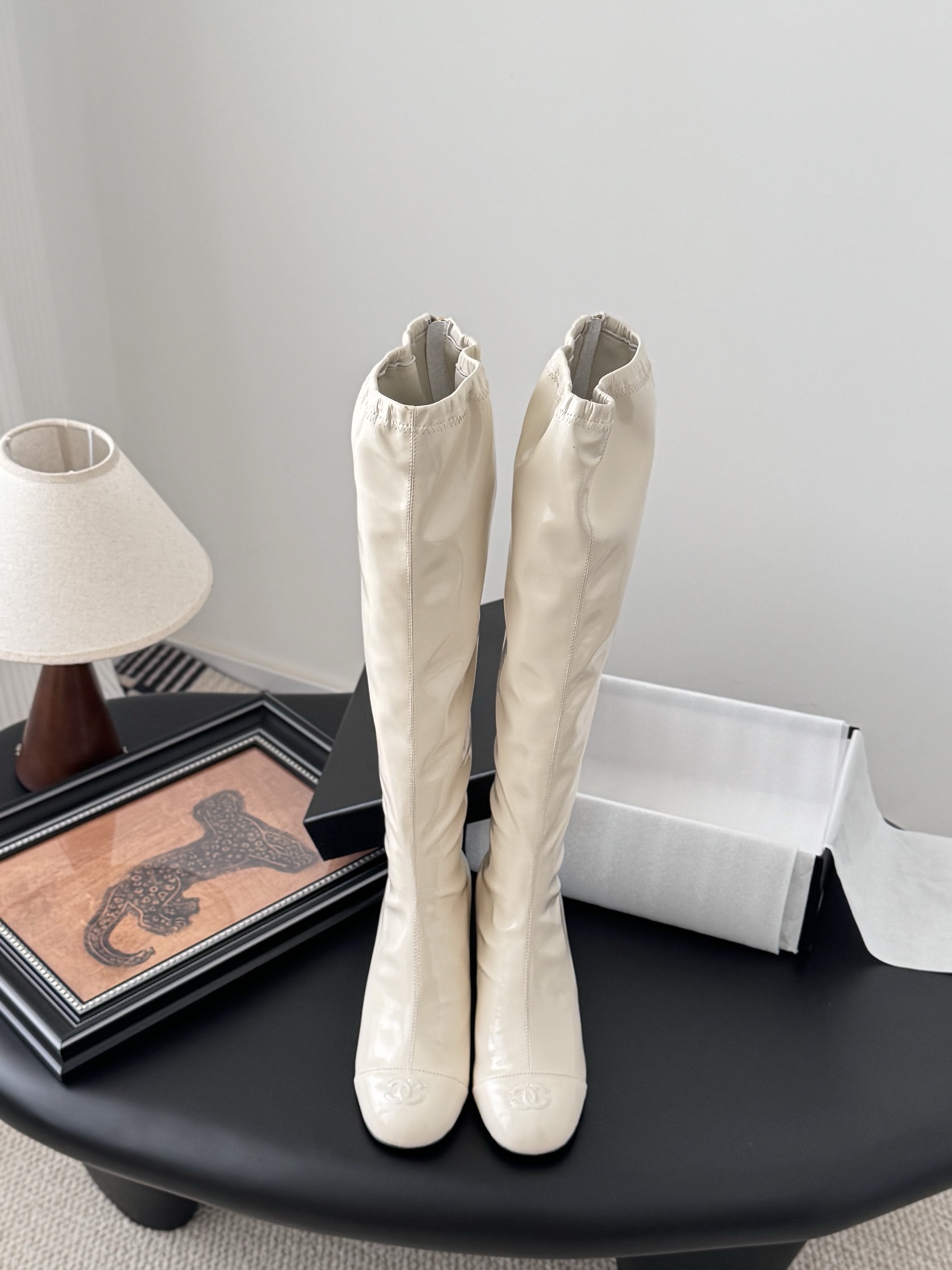 NO:533769,Chanel 25K new wedge boots, retro lines, color matching design is all online!  The foot feels very comfortable when you walk around for a day, and you can play with sports style/mixed style. After buying, you want to wear it every day and go out for a walk. Cowhide upper, sheepskin, genuine leather soles 7cm Size: 35-39 Other sizes customized, boots, chanel, boots, cowhide, sheepskin, Leather soles19860909Chanel 25K新款坡跟长靴 复古线条 配色设计全在线！暴走一天脚感超舒适,运动风/混搭风随便玩,买完想天天穿它出门溜达烫. 鞋面牛皮 内里羊皮 真皮大底 7cm Size:35-39 其他码数定做,靴子,chanel,boots,cowhide,sheepskin,Leather soles,Women's Shoes