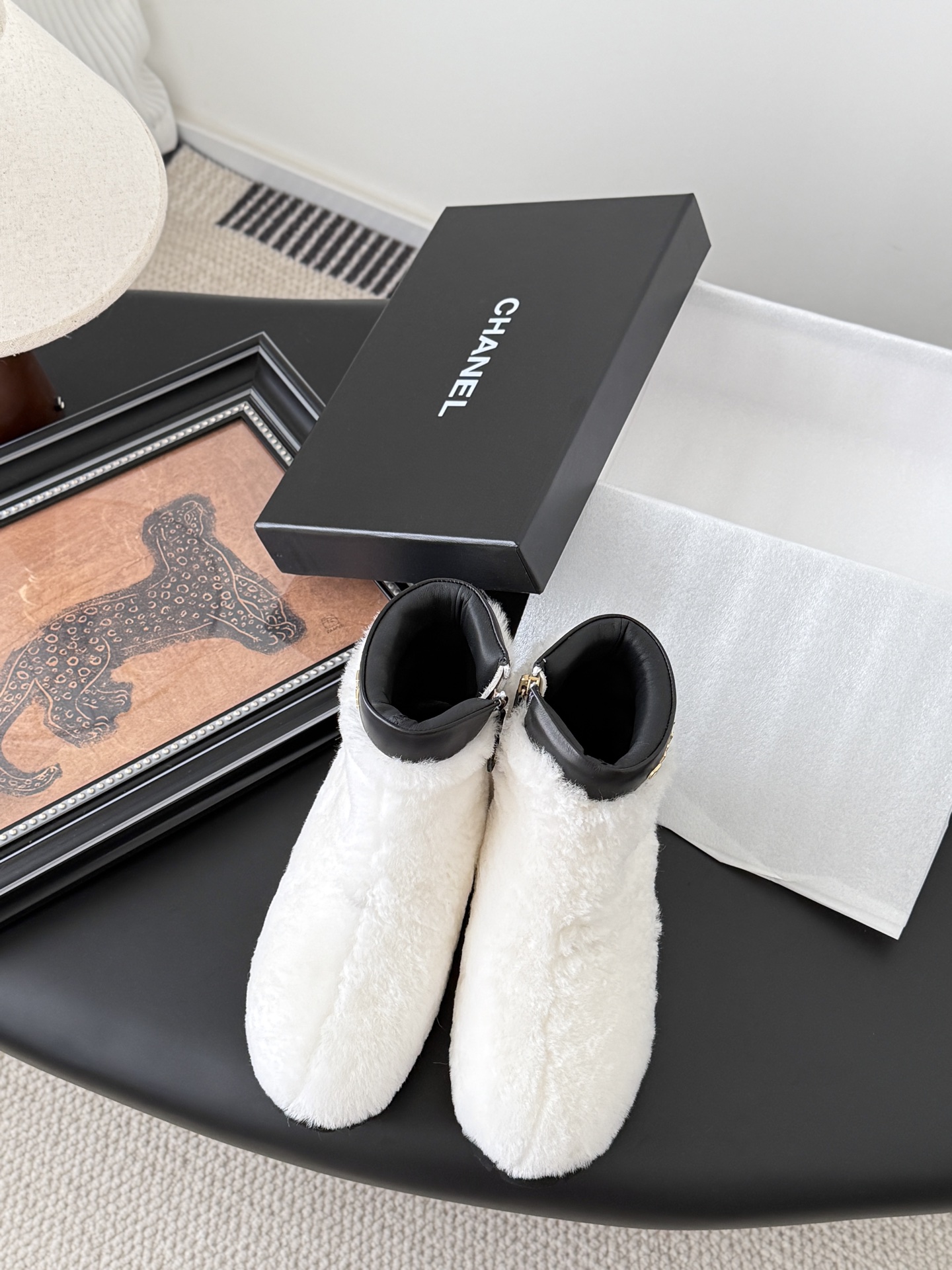 NO:543824,Chanel 25K autumn and winter new furry boots. The furry boots are still very suitable for autumn and winter~ Upper wool, inner sheepskin Original outsole Size: 35-39 Other sizes customized, boots, chanel, boots, sheepskin19860909Chanel 25K秋冬新款毛茸茸短靴 毛毛靴还是很适合秋冬的～ 鞋面羊毛 内里羊皮 原版大底 Size:35-39 其他码数定做,靴子,chanel,boots,sheepskin,Women's Shoes