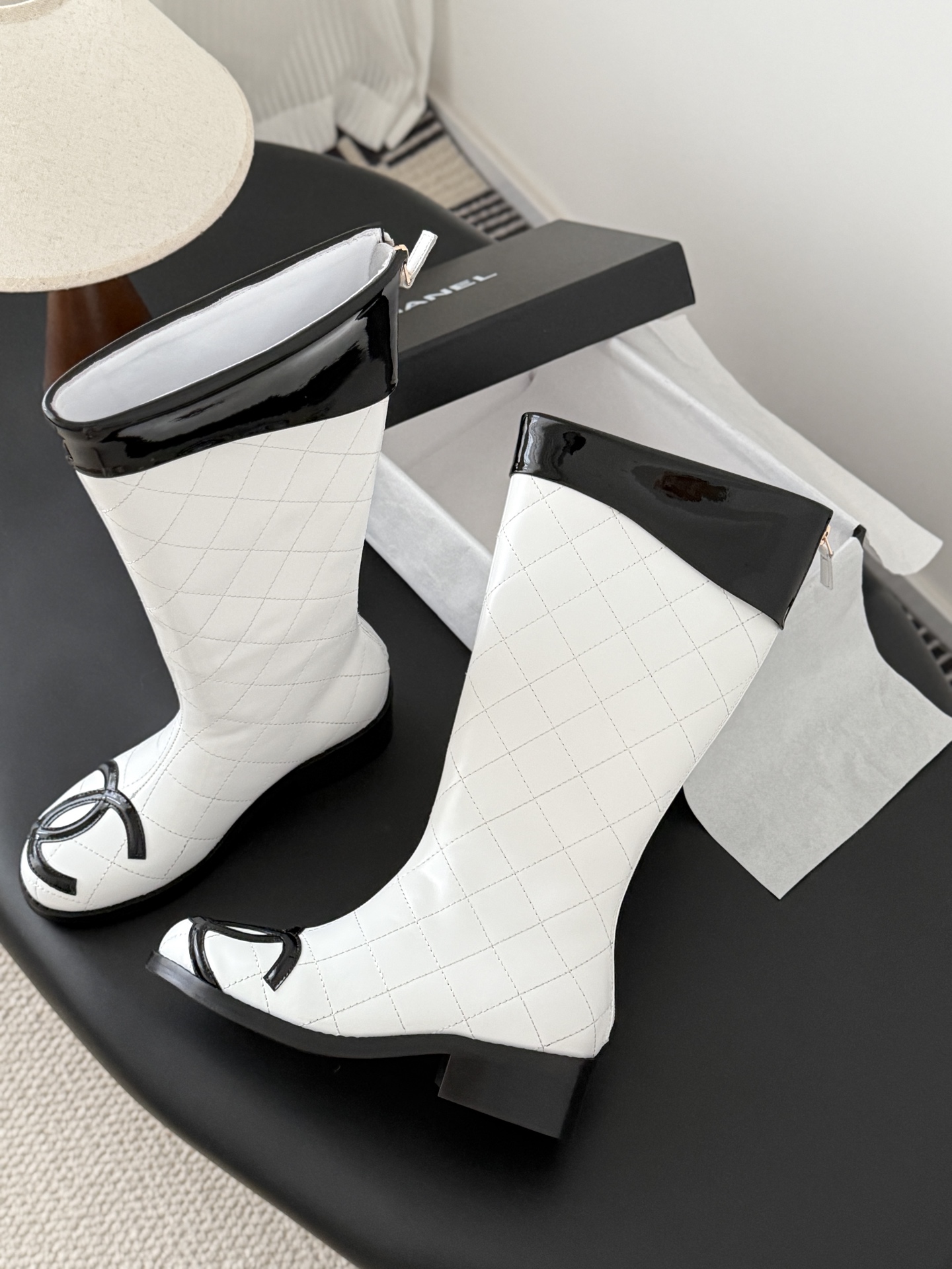 Chanell Vintage-Inspired Mid-Calf Boots: Elegant Simplicity, Refined Style 5 i1761603531957 6771 0 3