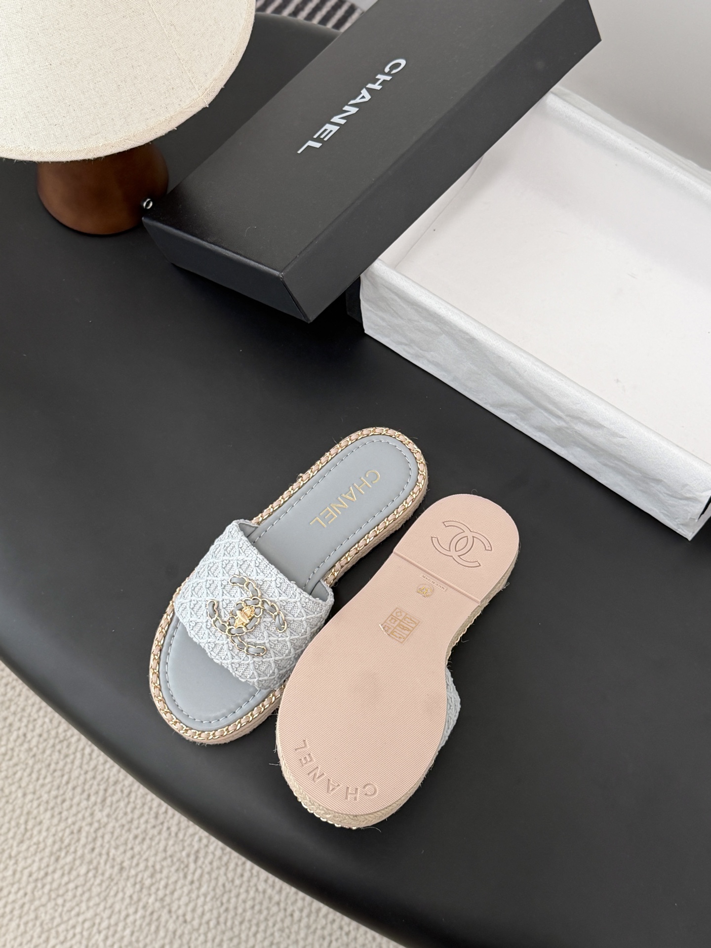 Chanel 26C春夏新款全系列链条拖鞋全系列首发 专柜有的我都有！高版本高品质鞋面牛皮/原版面料 内