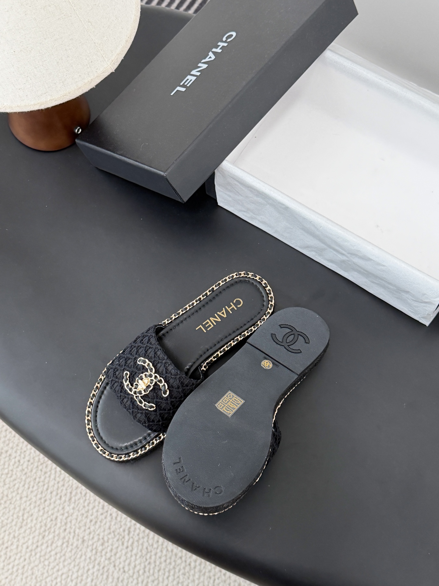 Chanel 26C春夏新款全系列链条拖鞋全系列首发 专柜有的我都有！高版本高品质鞋面牛皮/原版面料 内