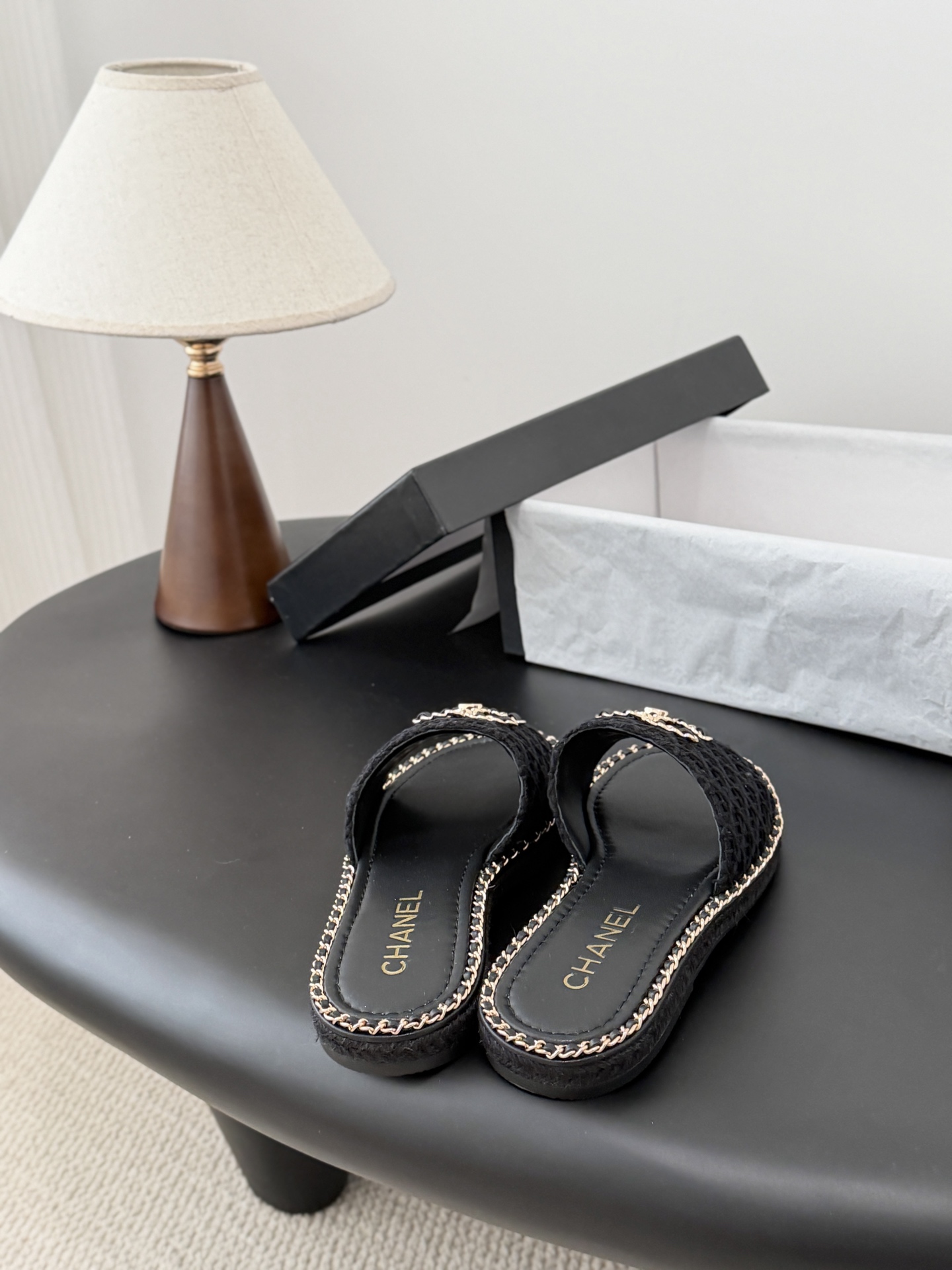 Chanel 26C春夏新款全系列链条拖鞋全系列首发 专柜有的我都有！高版本高品质鞋面牛皮/原版面料 内
