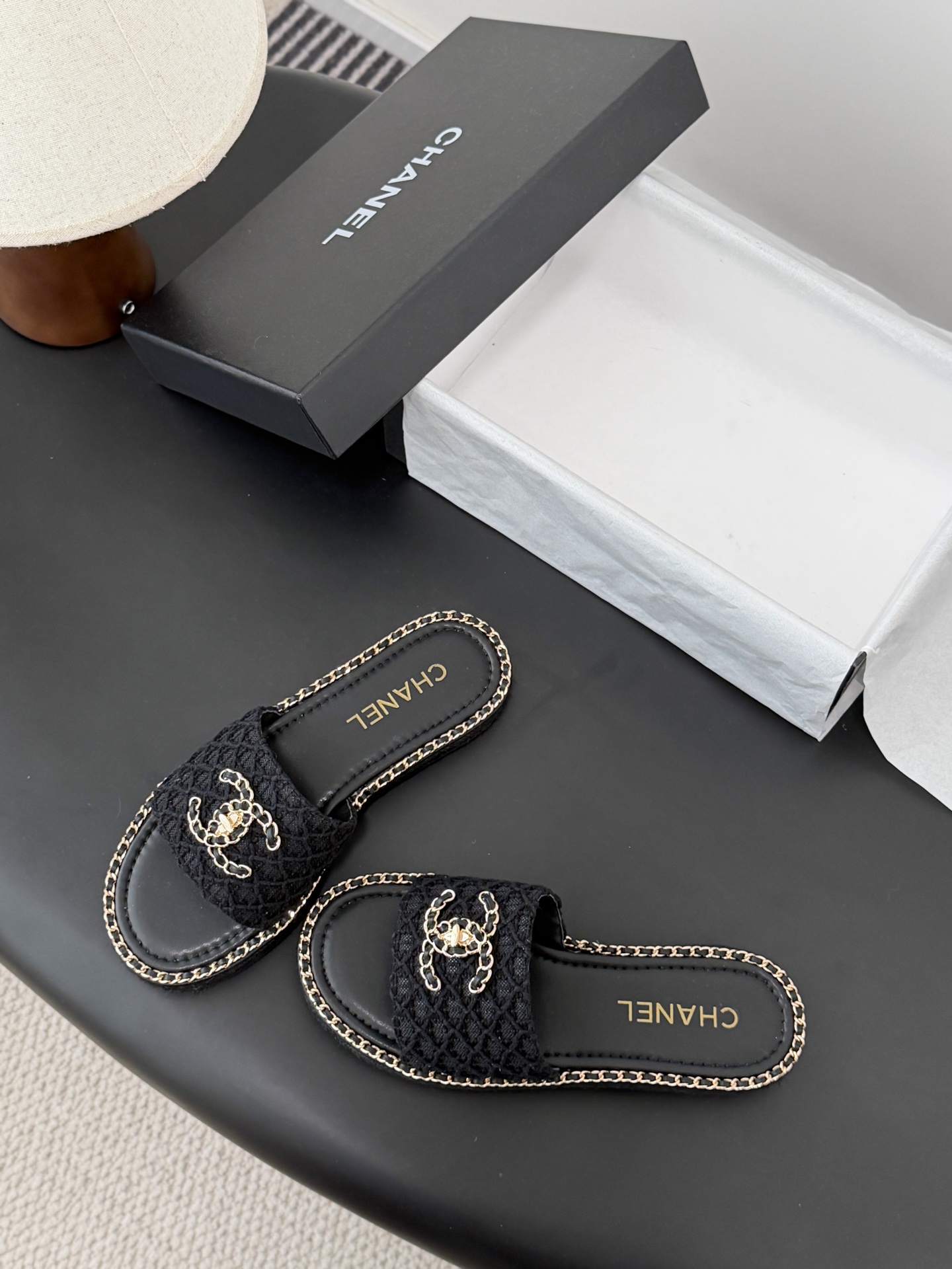 Chanel 26C春夏新款全系列链条拖鞋全系列首发 专柜有的我都有！高版本高品质鞋面牛皮/原版面料 内