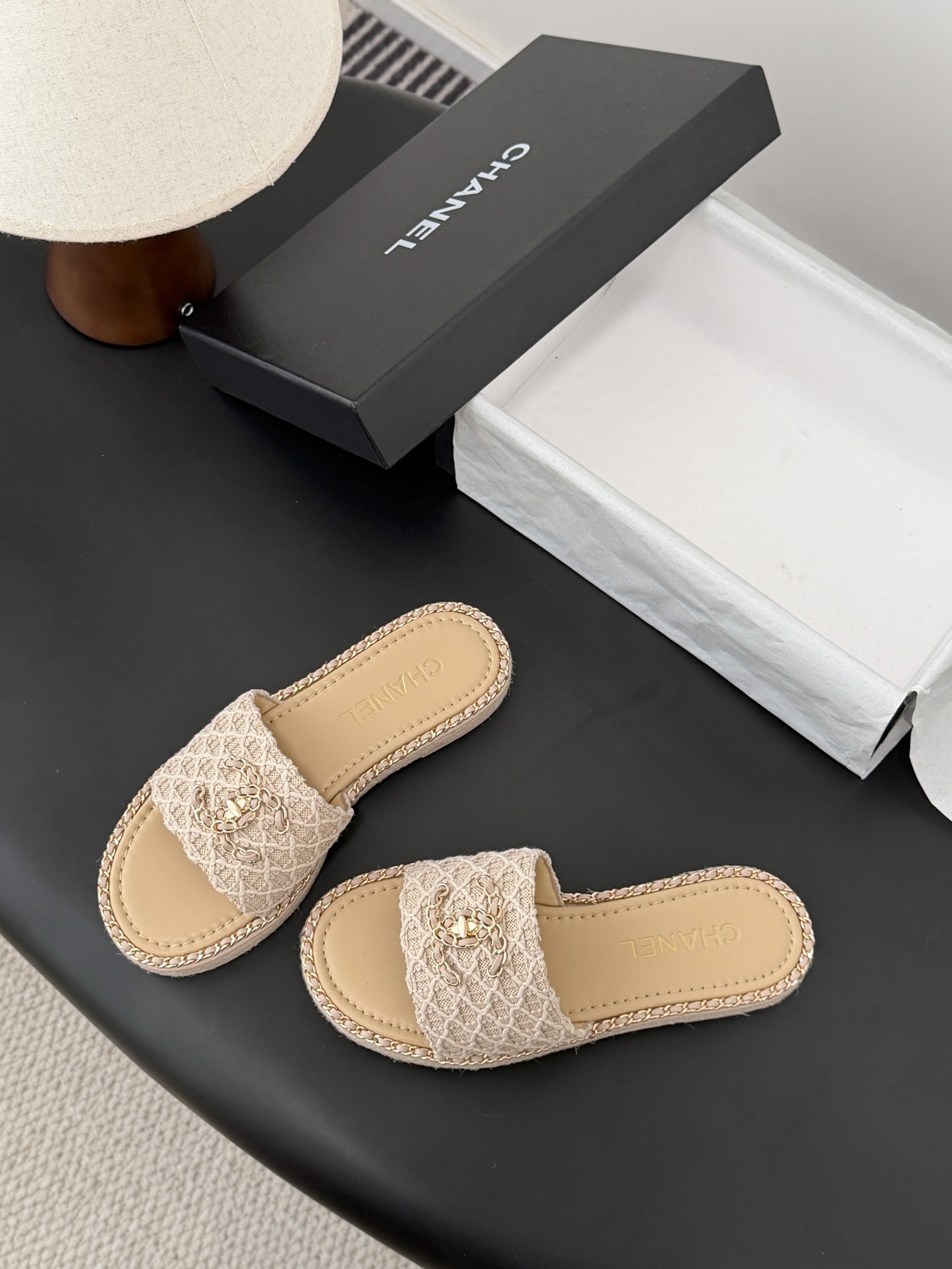 Chanel 26C春夏新款全系列链条拖鞋全系列首发 专柜有的我都有！高版本高品质鞋面牛皮/原版面料 内