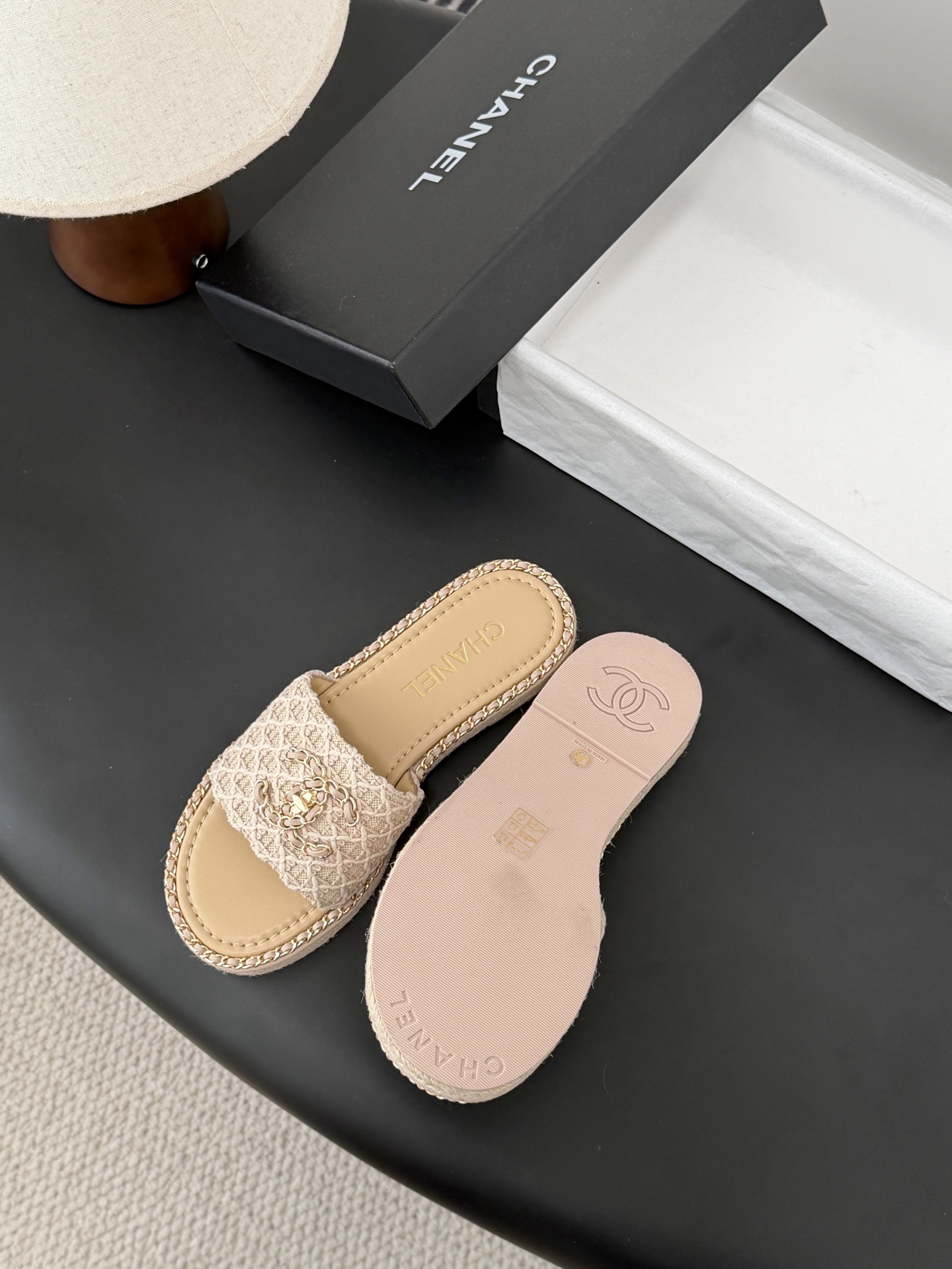 Chanel 26C春夏新款全系列链条拖鞋全系列首发 专柜有的我都有！高版本高品质鞋面牛皮/原版面料 内