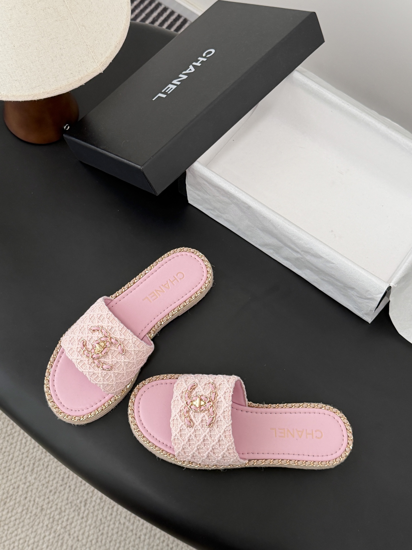 Chanel 26C春夏新款全系列链条拖鞋全系列首发 专柜有的我都有！高版本高品质鞋面牛皮/原版面料 内