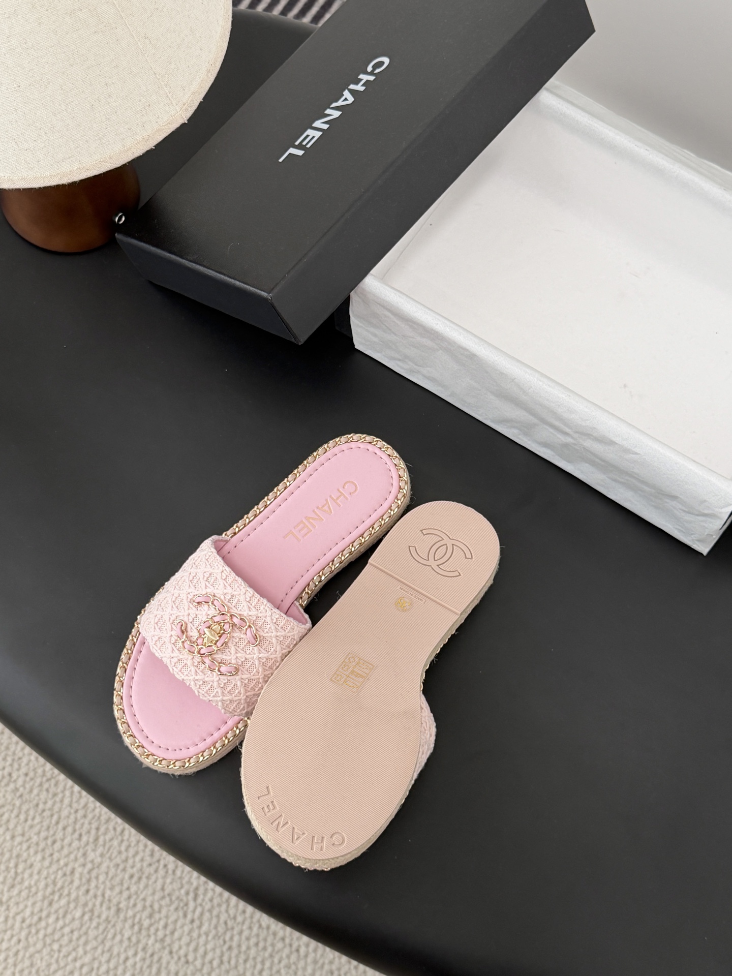 Chanel 26C春夏新款全系列链条拖鞋全系列首发 专柜有的我都有！高版本高品质鞋面牛皮/原版面料 内