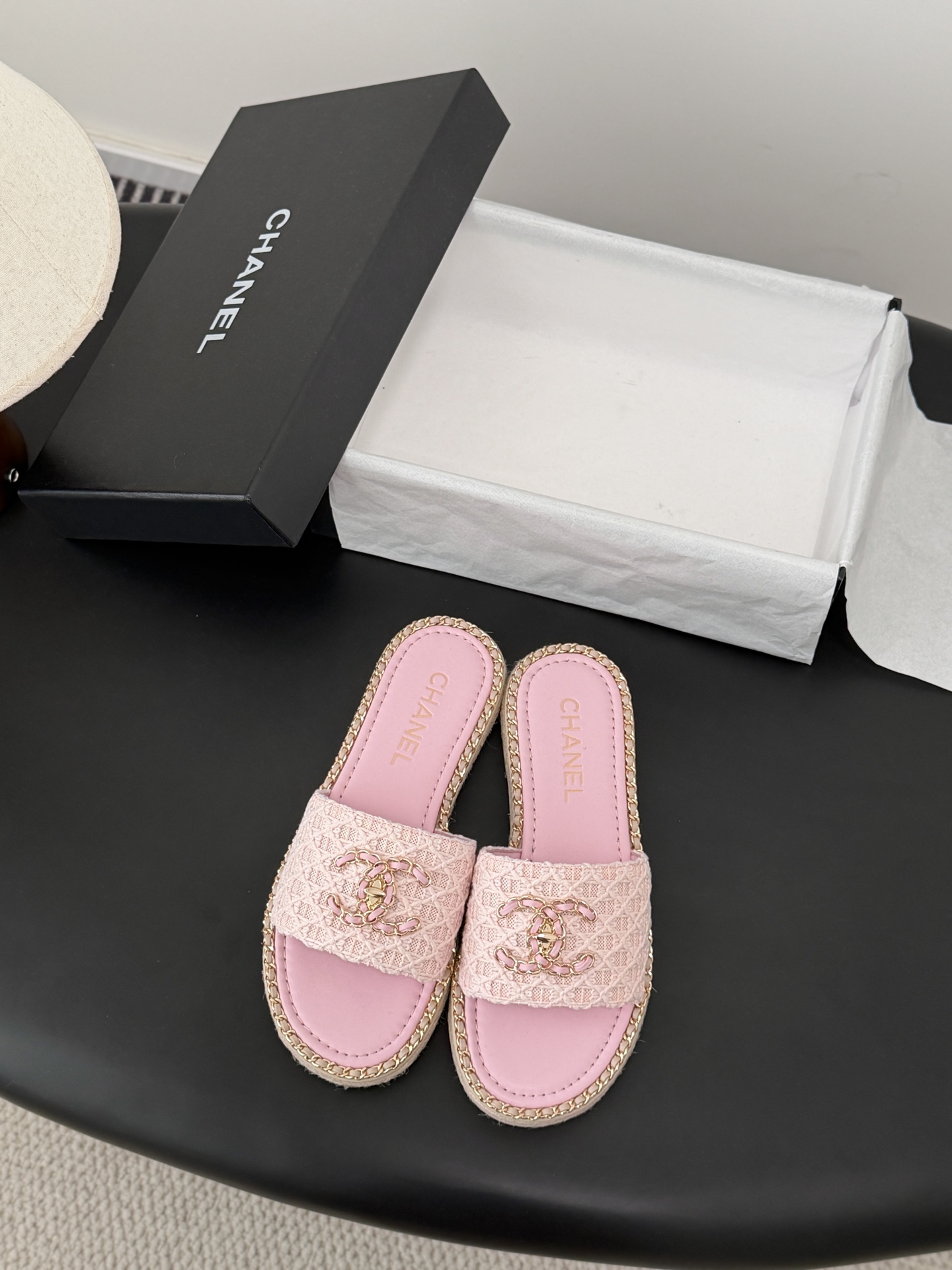 Chanel 26C春夏新款全系列链条拖鞋全系列首发 专柜有的我都有！高版本高品质鞋面牛皮/原版面料 内