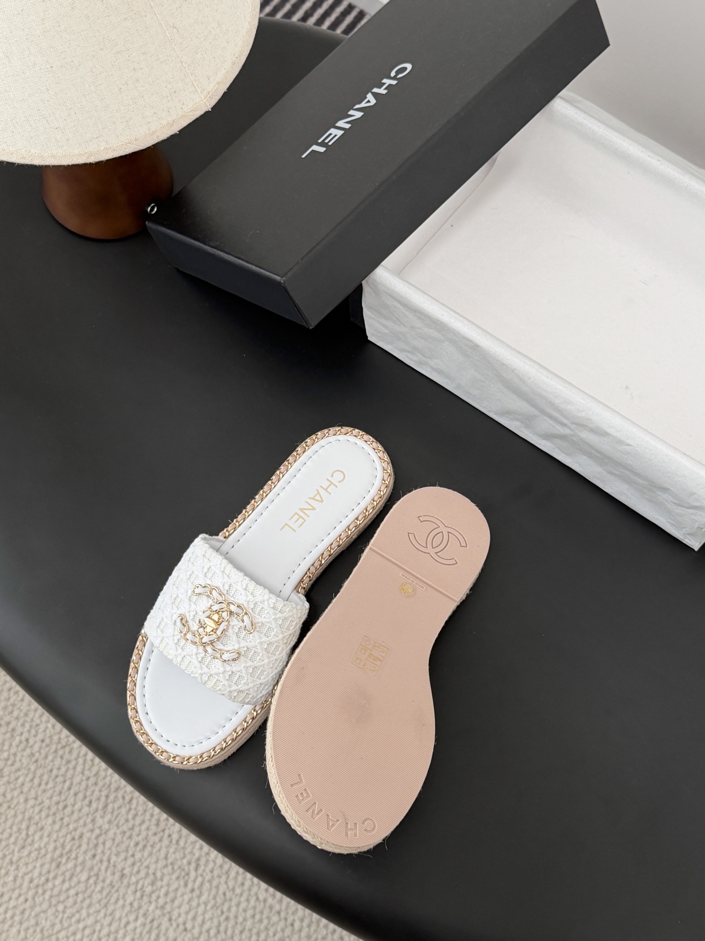 Chanel 26C春夏新款全系列链条拖鞋全系列首发 专柜有的我都有！高版本高品质鞋面牛皮/原版面料 内