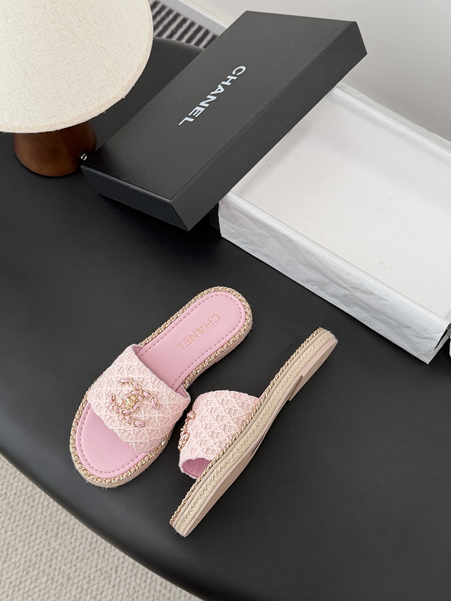 Chanel 26C春夏新款全系列链条拖鞋全系列首发 专柜有的我都有！高版本高品质鞋面牛皮/原版面料 内