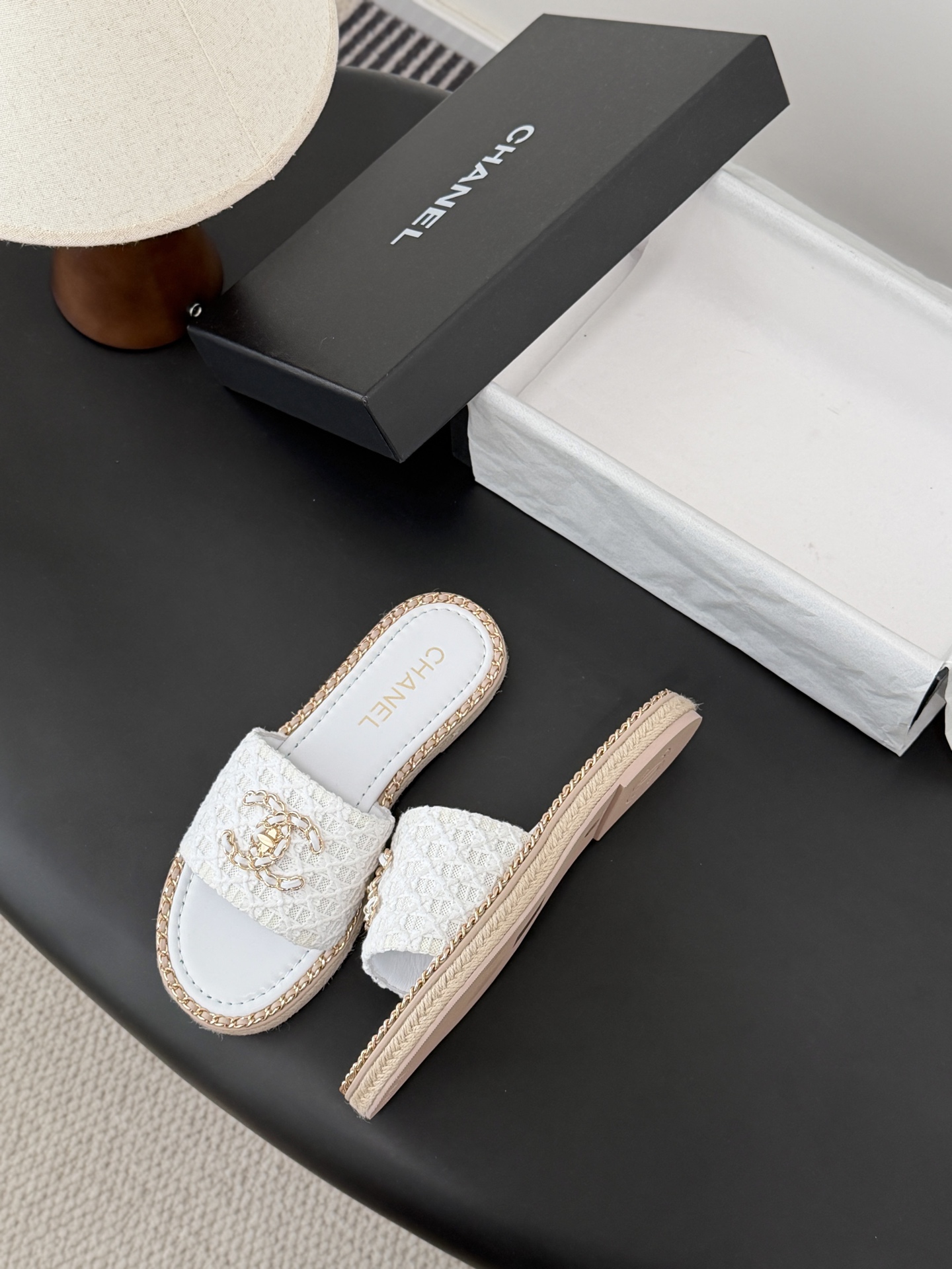 Chanel 26C春夏新款全系列链条拖鞋全系列首发 专柜有的我都有！高版本高品质鞋面牛皮/原版面料 内