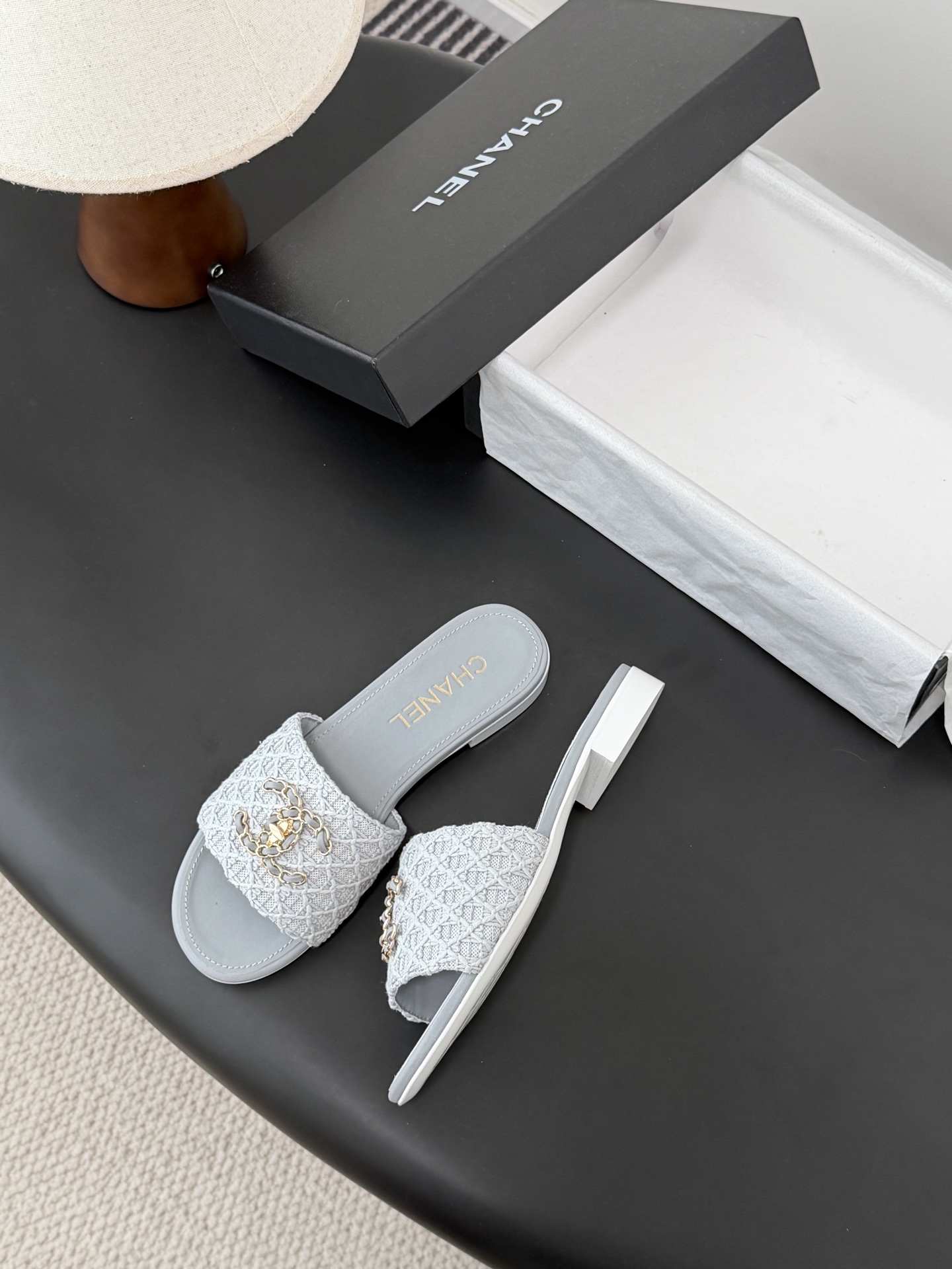 Chanel 26C春夏新款全系列链条拖鞋全系列首发 专柜有的我都有！高版本高品质鞋面牛皮/原版面料 内