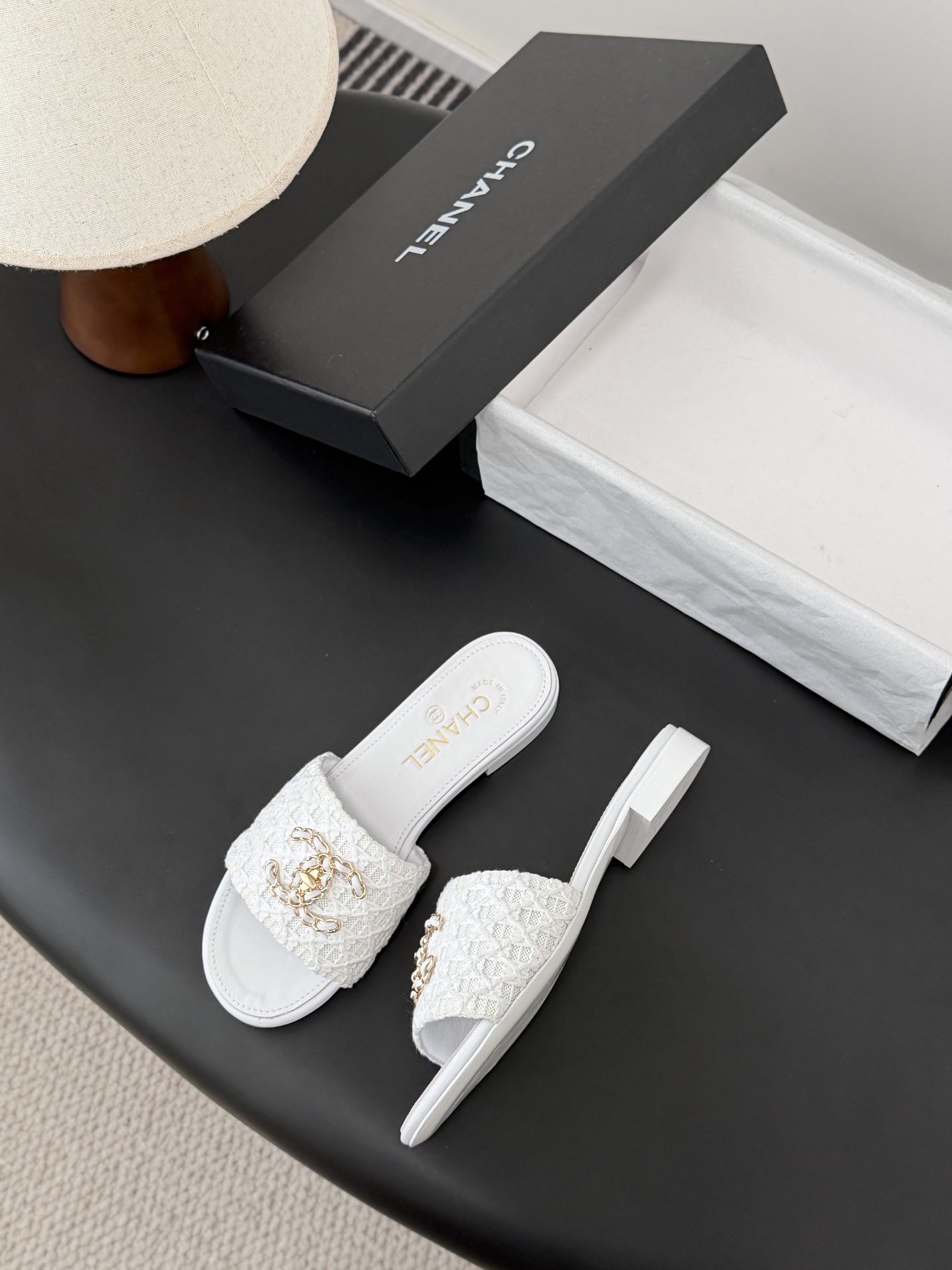Chanel 26C春夏新款全系列链条拖鞋全系列首发 专柜有的我都有！高版本高品质鞋面牛皮/原版面料 内