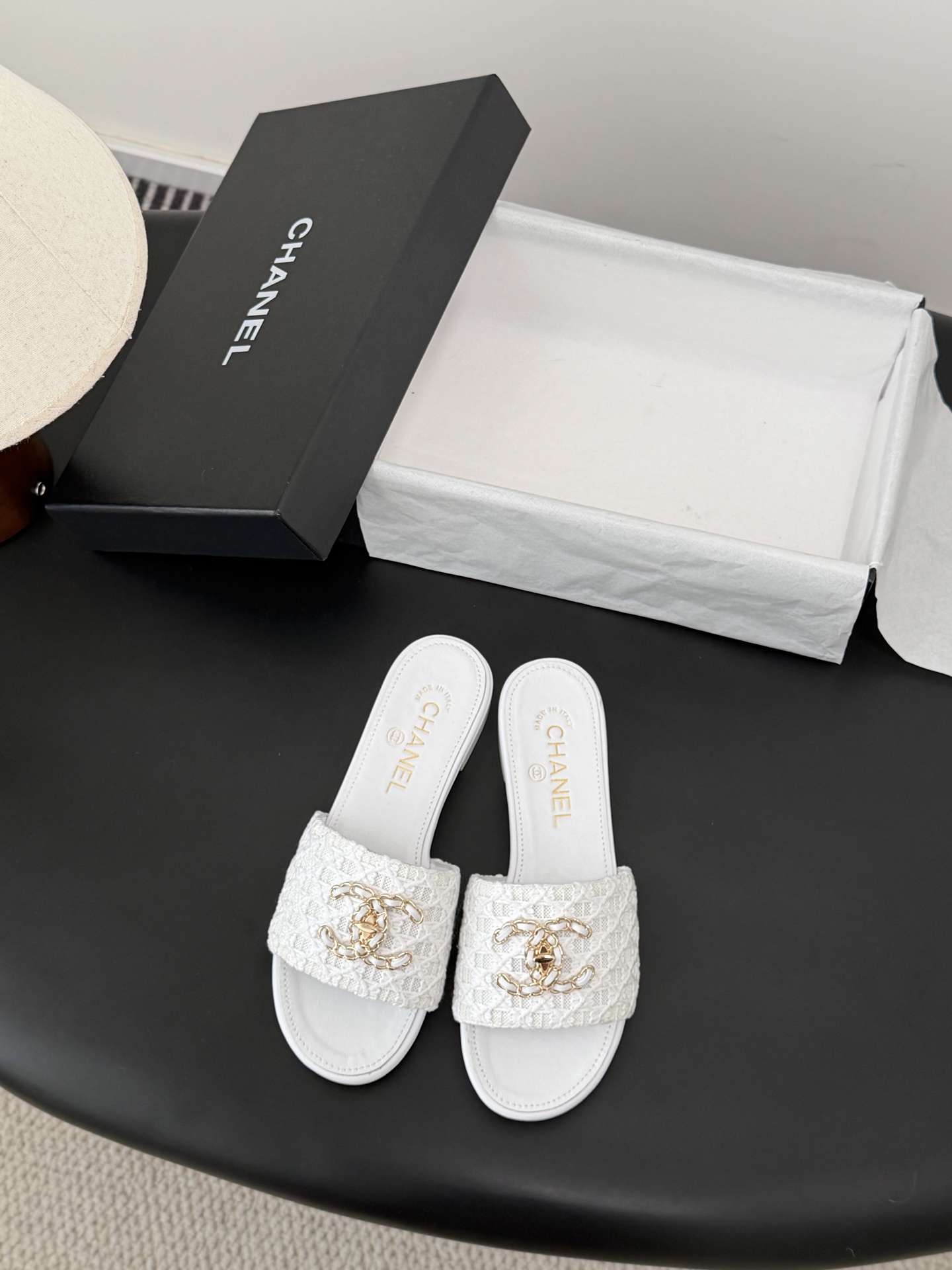 Chanel 26C春夏新款全系列链条拖鞋全系列首发 专柜有的我都有！高版本高品质鞋面牛皮/原版面料 内