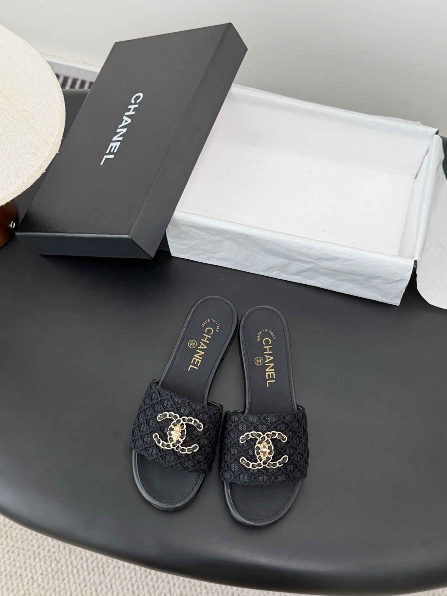 Chanel 26C春夏新款全系列链条拖鞋全系列首发 专柜有的我都有！高版本高品质鞋面牛皮/原版面料 内