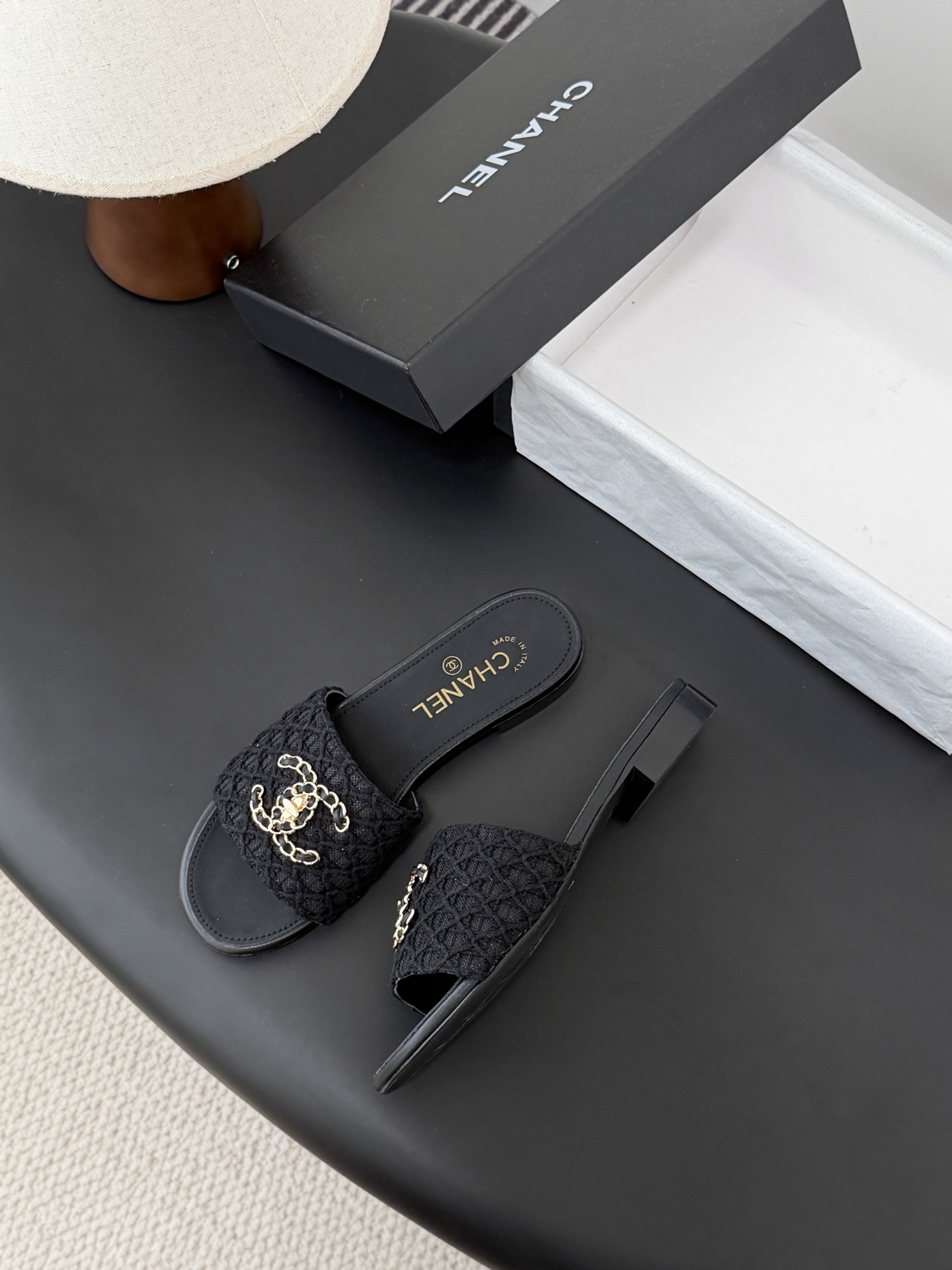 Chanel 26C春夏新款全系列链条拖鞋全系列首发 专柜有的我都有！高版本高品质鞋面牛皮/原版面料 内