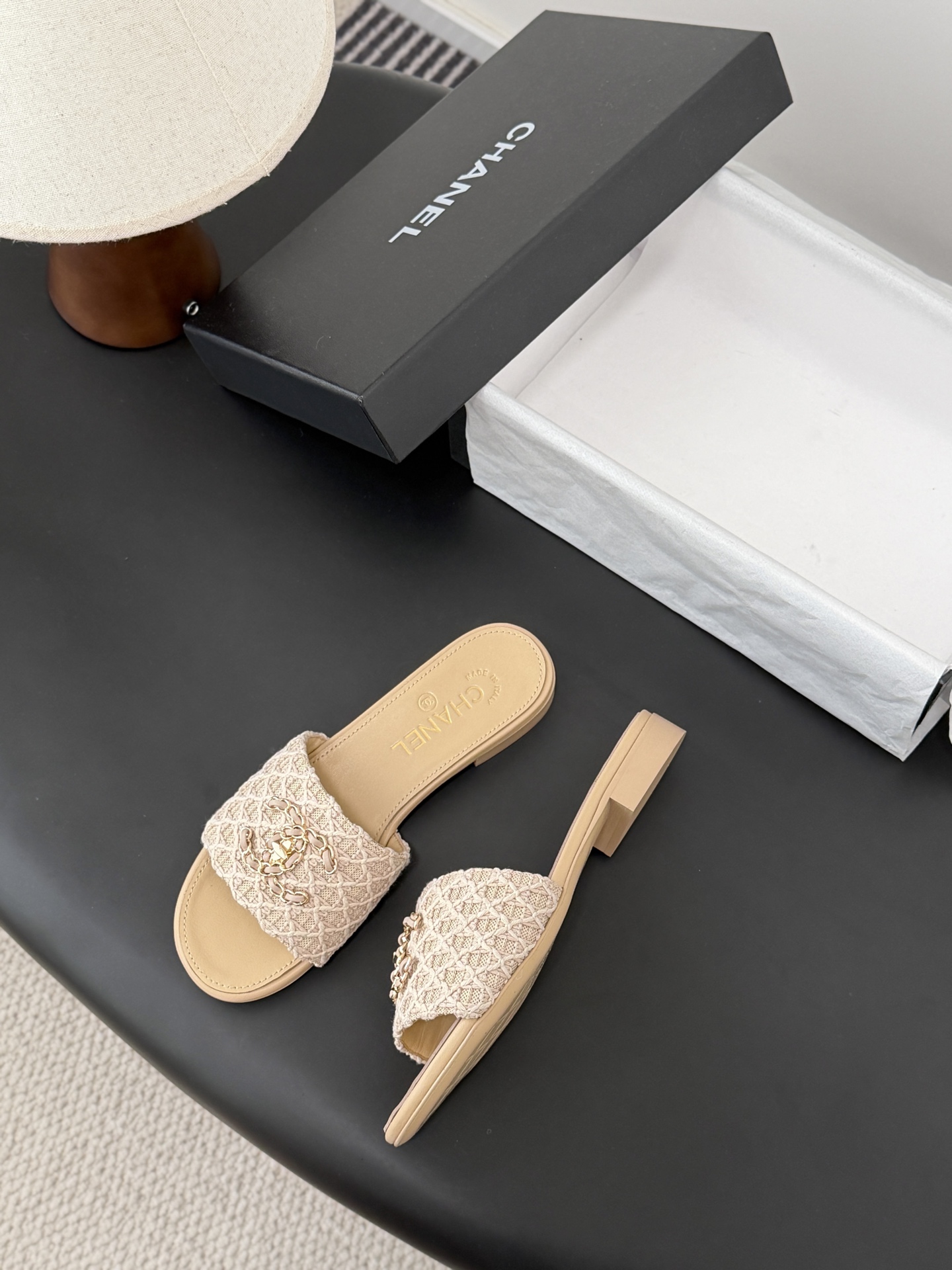 Chanel 26C春夏新款全系列链条拖鞋全系列首发 专柜有的我都有！高版本高品质鞋面牛皮/原版面料 内