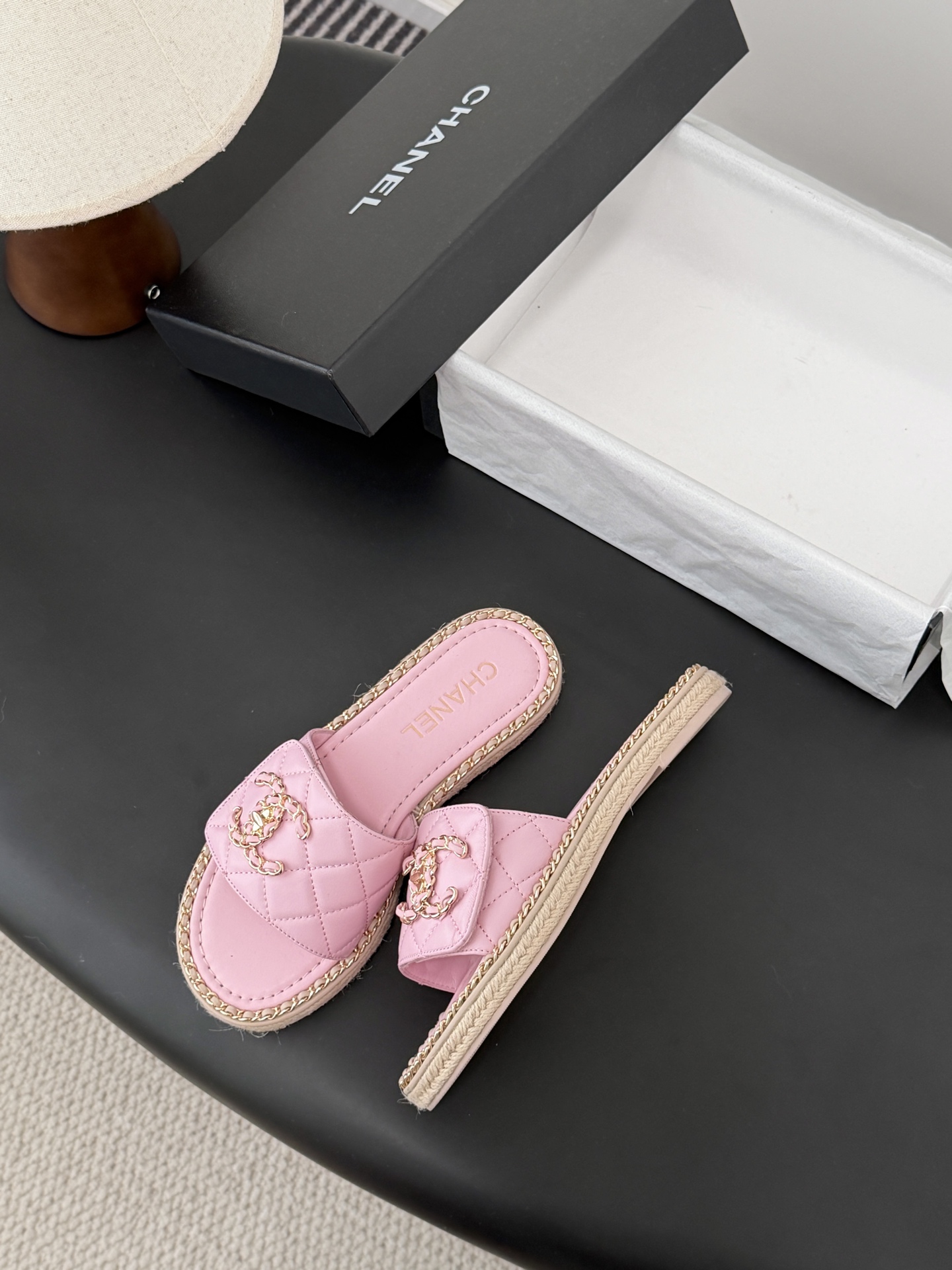 Chanel 26C春夏新款全系列链条拖鞋全系列首发 专柜有的我都有！高版本高品质鞋面牛皮/原版面料 内
