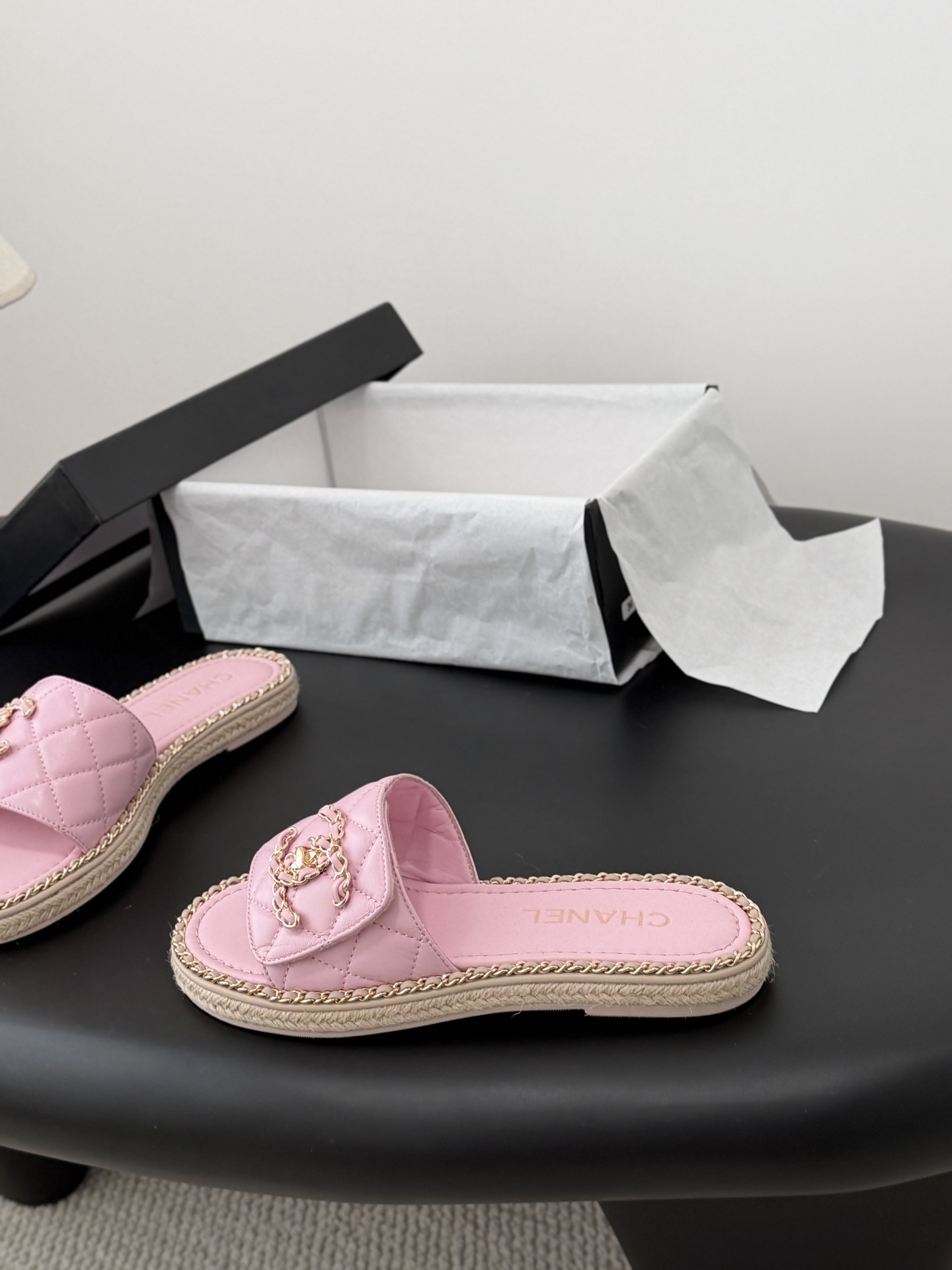 Chanel 26C春夏新款全系列链条拖鞋全系列首发 专柜有的我都有！高版本高品质鞋面牛皮/原版面料 内