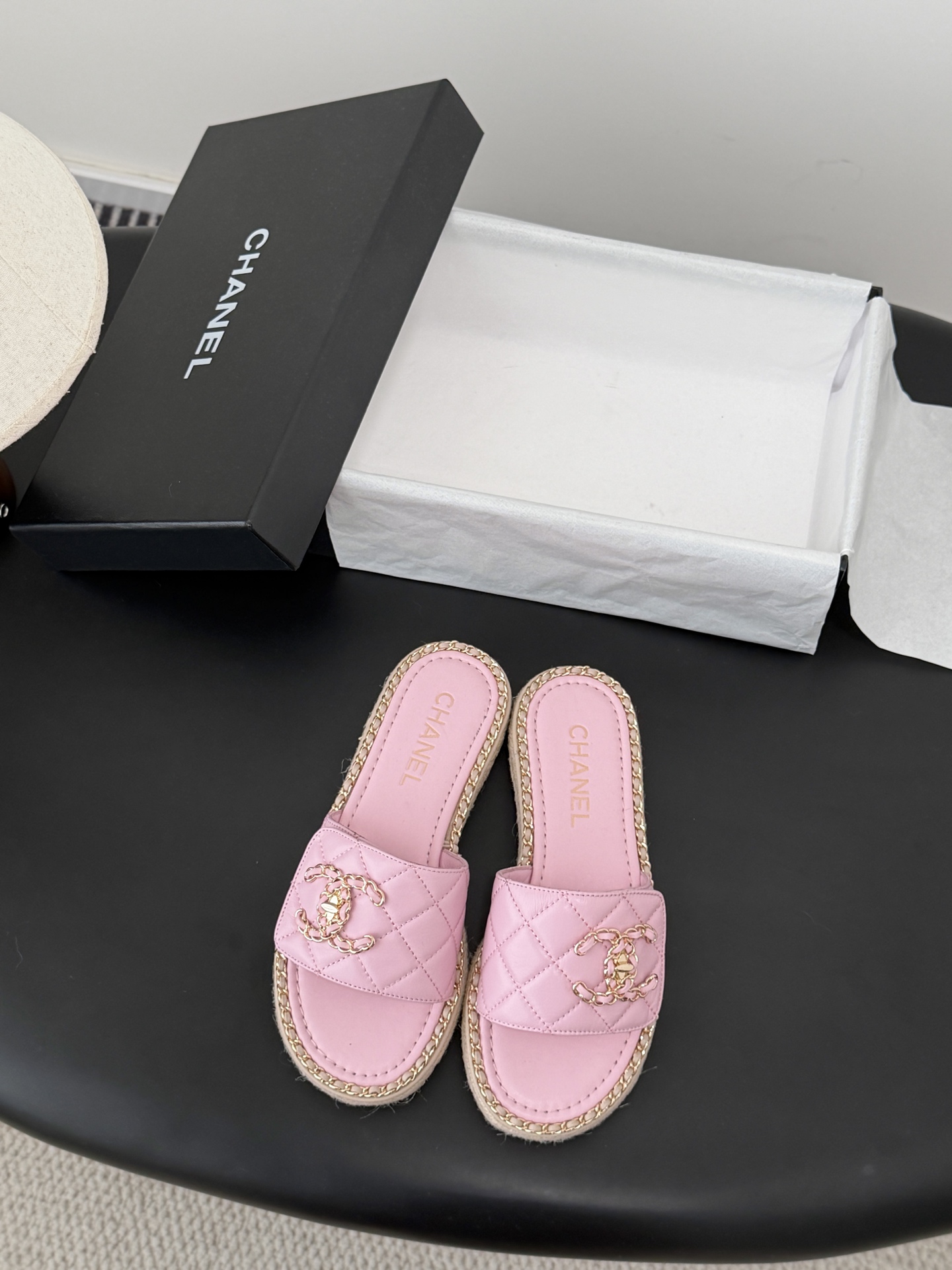 Chanel 26C春夏新款全系列链条拖鞋全系列首发 专柜有的我都有！高版本高品质鞋面牛皮/原版面料 内