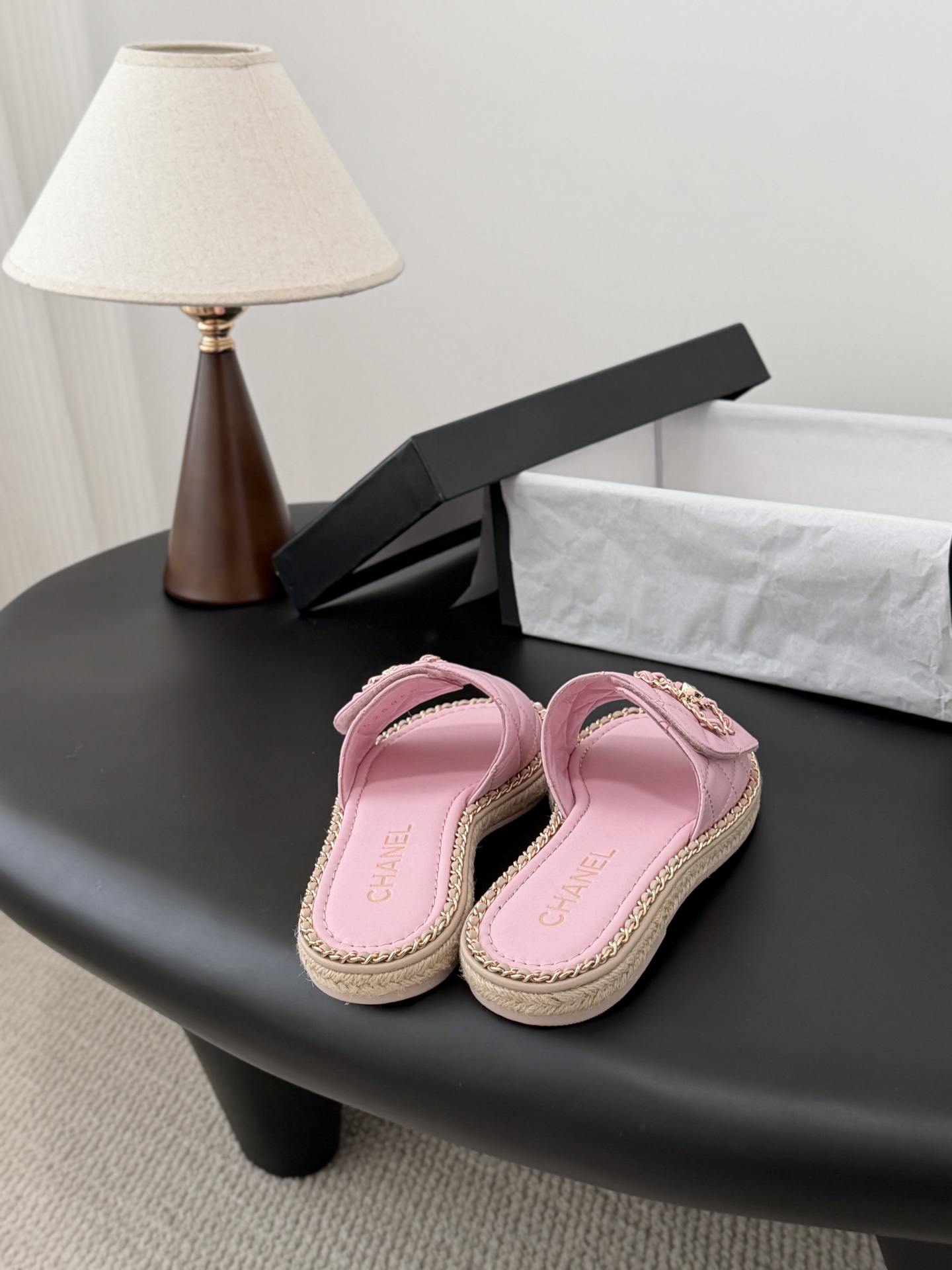 Chanel 26C春夏新款全系列链条拖鞋全系列首发 专柜有的我都有！高版本高品质鞋面牛皮/原版面料 内