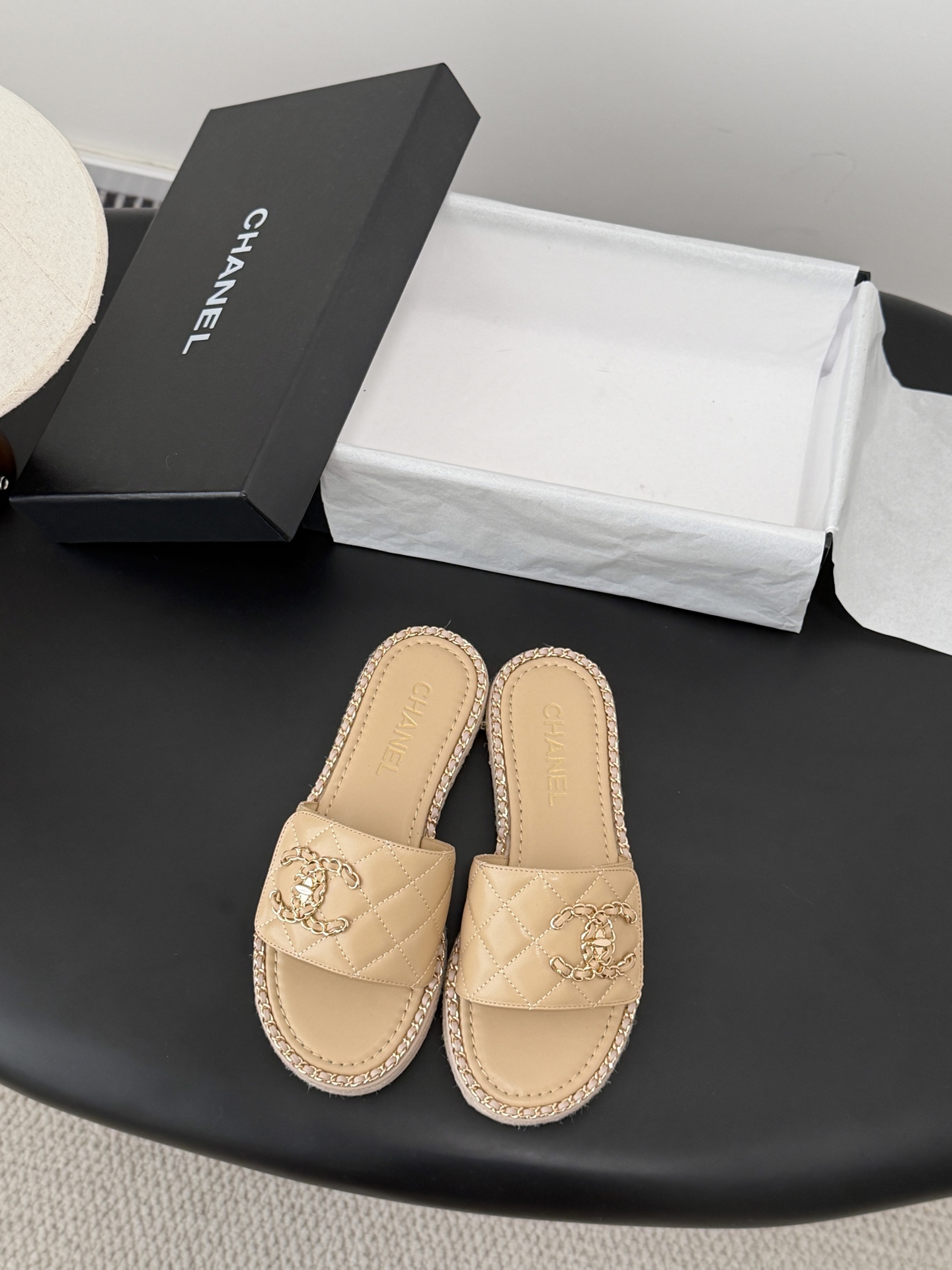 Chanel 26C春夏新款全系列链条拖鞋全系列首发 专柜有的我都有！高版本高品质鞋面牛皮/原版面料 内