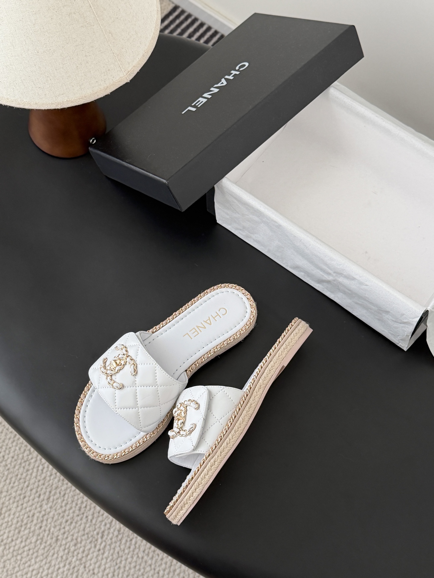 Chanel 26C春夏新款全系列链条拖鞋全系列首发 专柜有的我都有！高版本高品质鞋面牛皮/原版面料 内