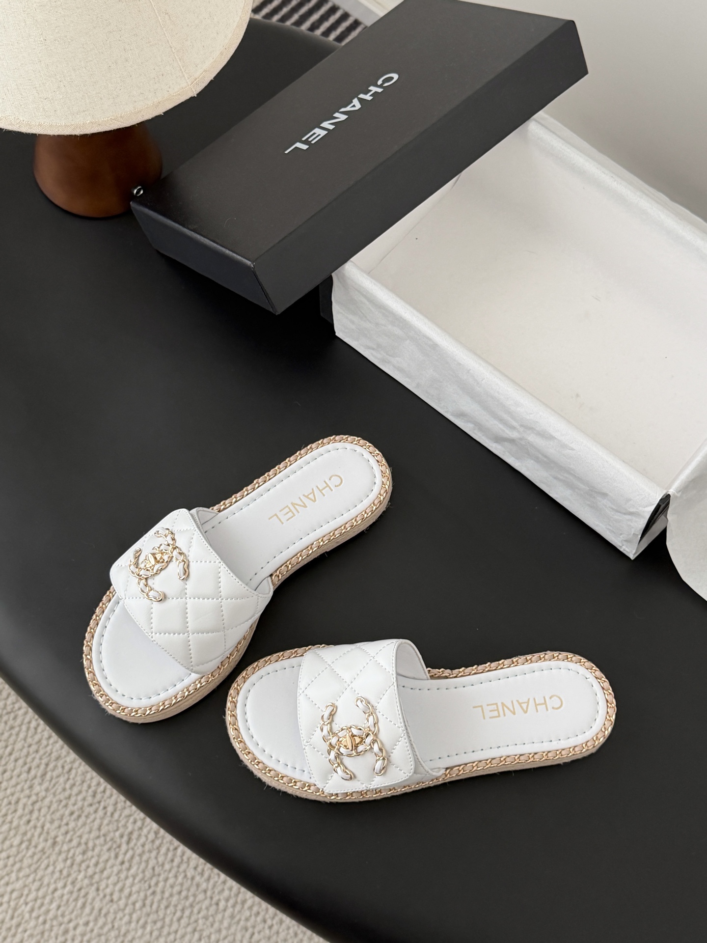 Chanel 26C春夏新款全系列链条拖鞋全系列首发 专柜有的我都有！高版本高品质鞋面牛皮/原版面料 内
