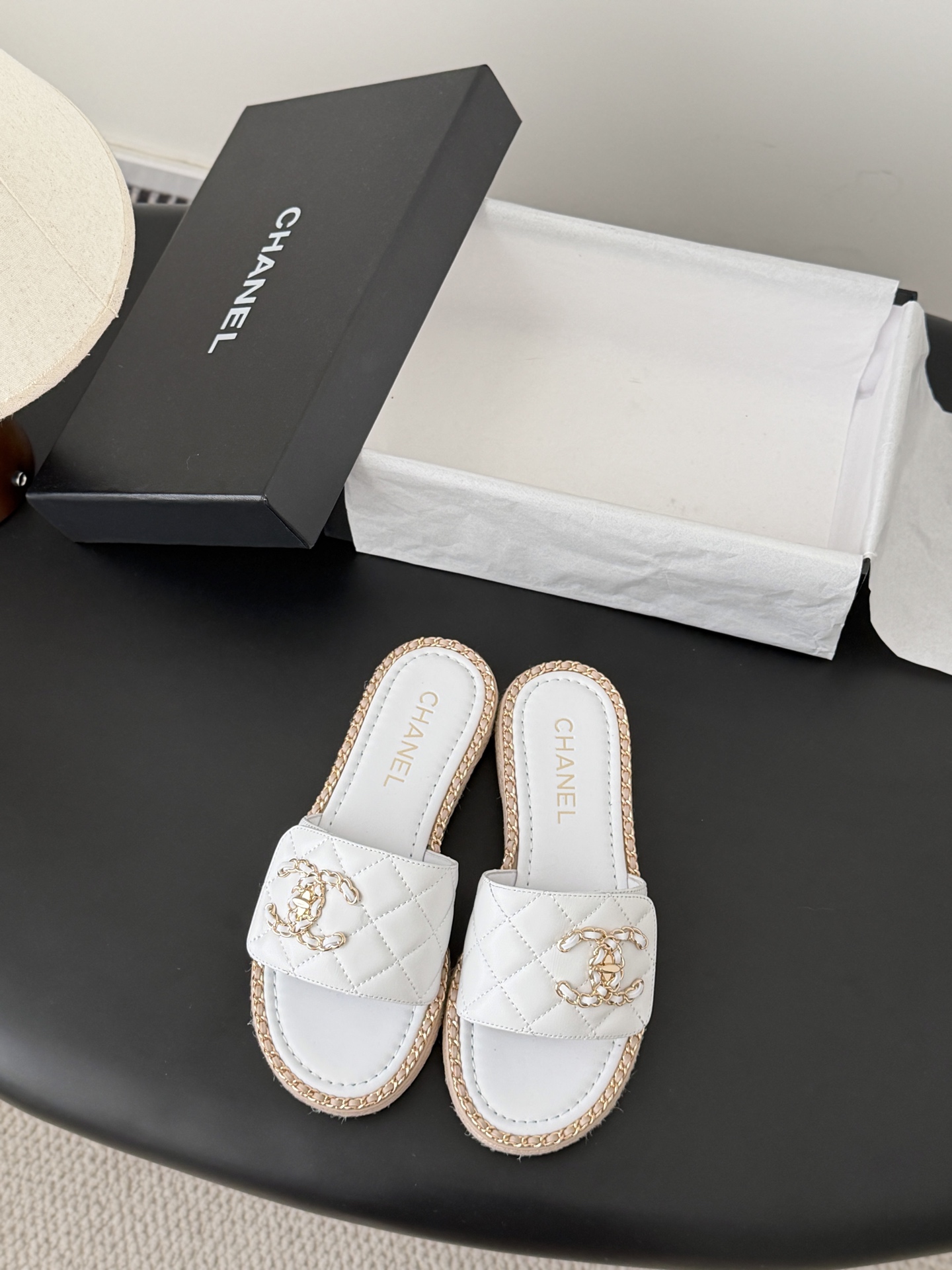 Chanel 26C春夏新款全系列链条拖鞋全系列首发 专柜有的我都有！高版本高品质鞋面牛皮/原版面料 内