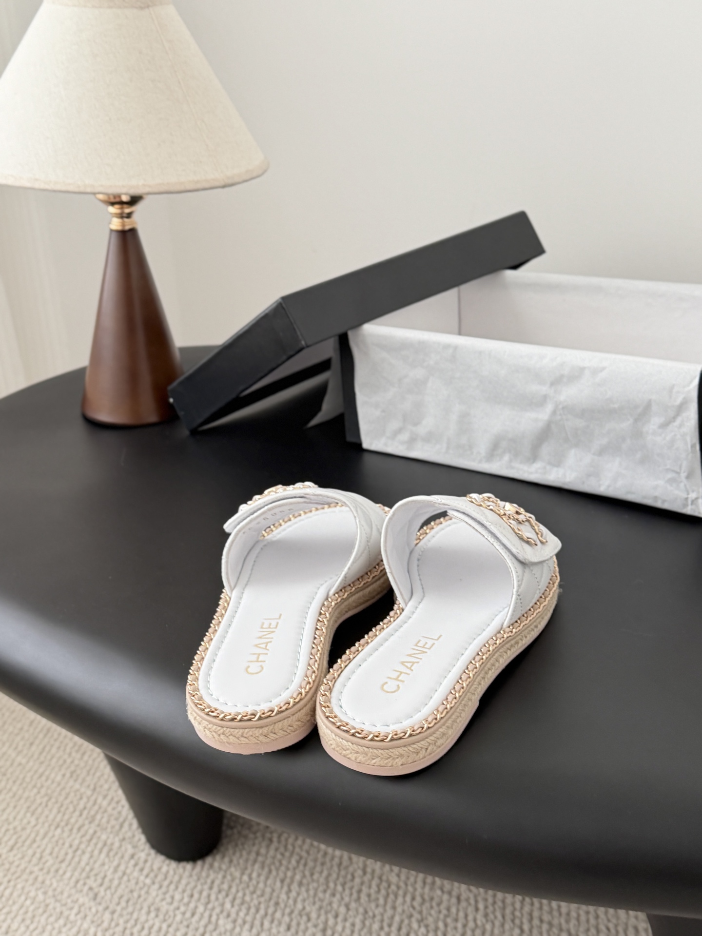 Chanel 26C春夏新款全系列链条拖鞋全系列首发 专柜有的我都有！高版本高品质鞋面牛皮/原版面料 内