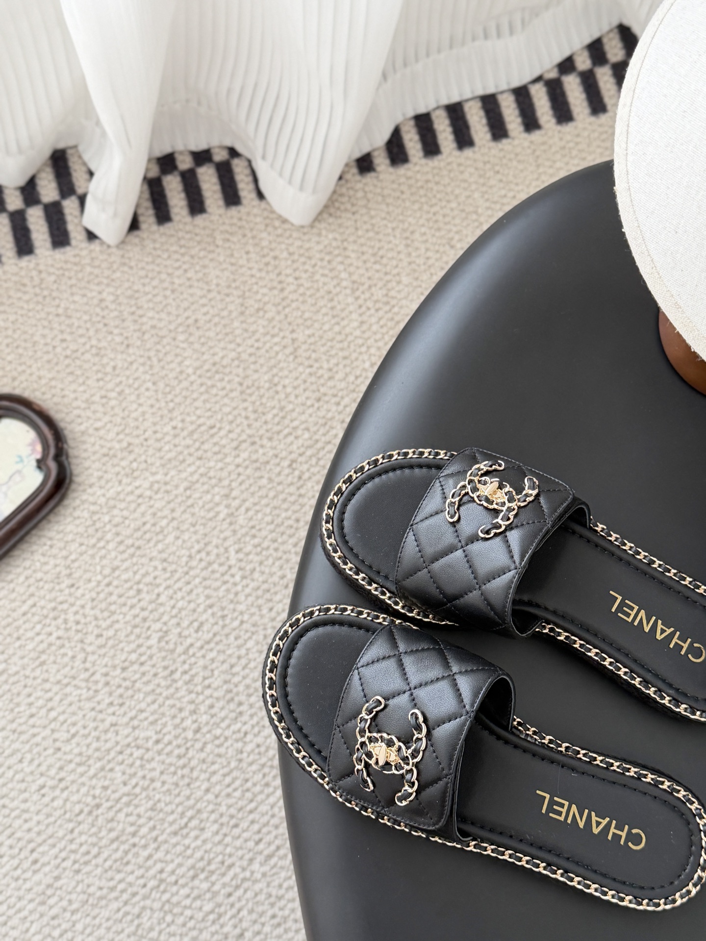 Chanel 26C春夏新款全系列链条拖鞋全系列首发 专柜有的我都有！高版本高品质鞋面牛皮/原版面料 内