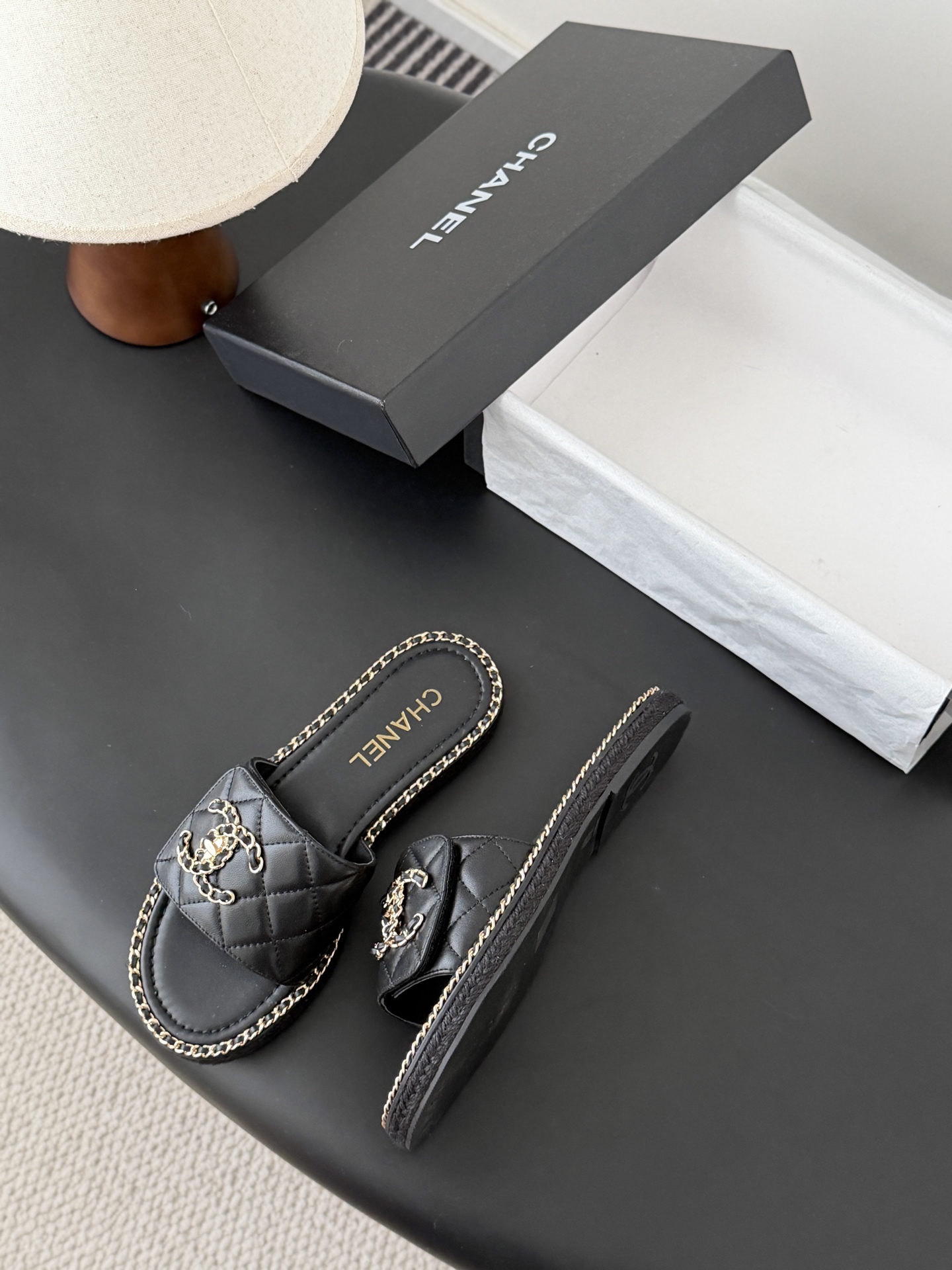 Chanel 26C春夏新款全系列链条拖鞋全系列首发 专柜有的我都有！高版本高品质鞋面牛皮/原版面料 内