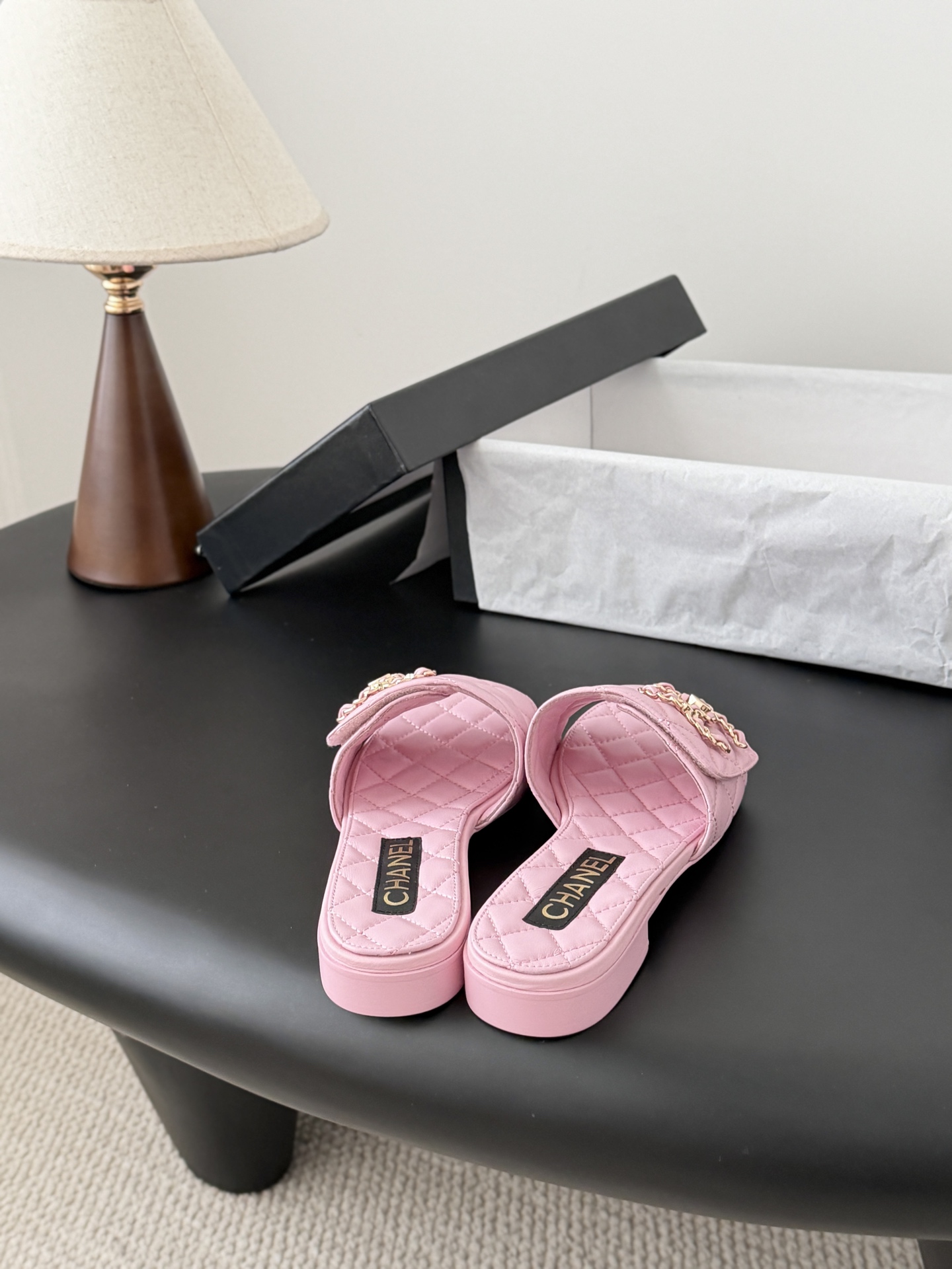 Chanel 26C春夏新款全系列链条拖鞋全系列首发 专柜有的我都有！高版本高品质鞋面牛皮/原版面料 内