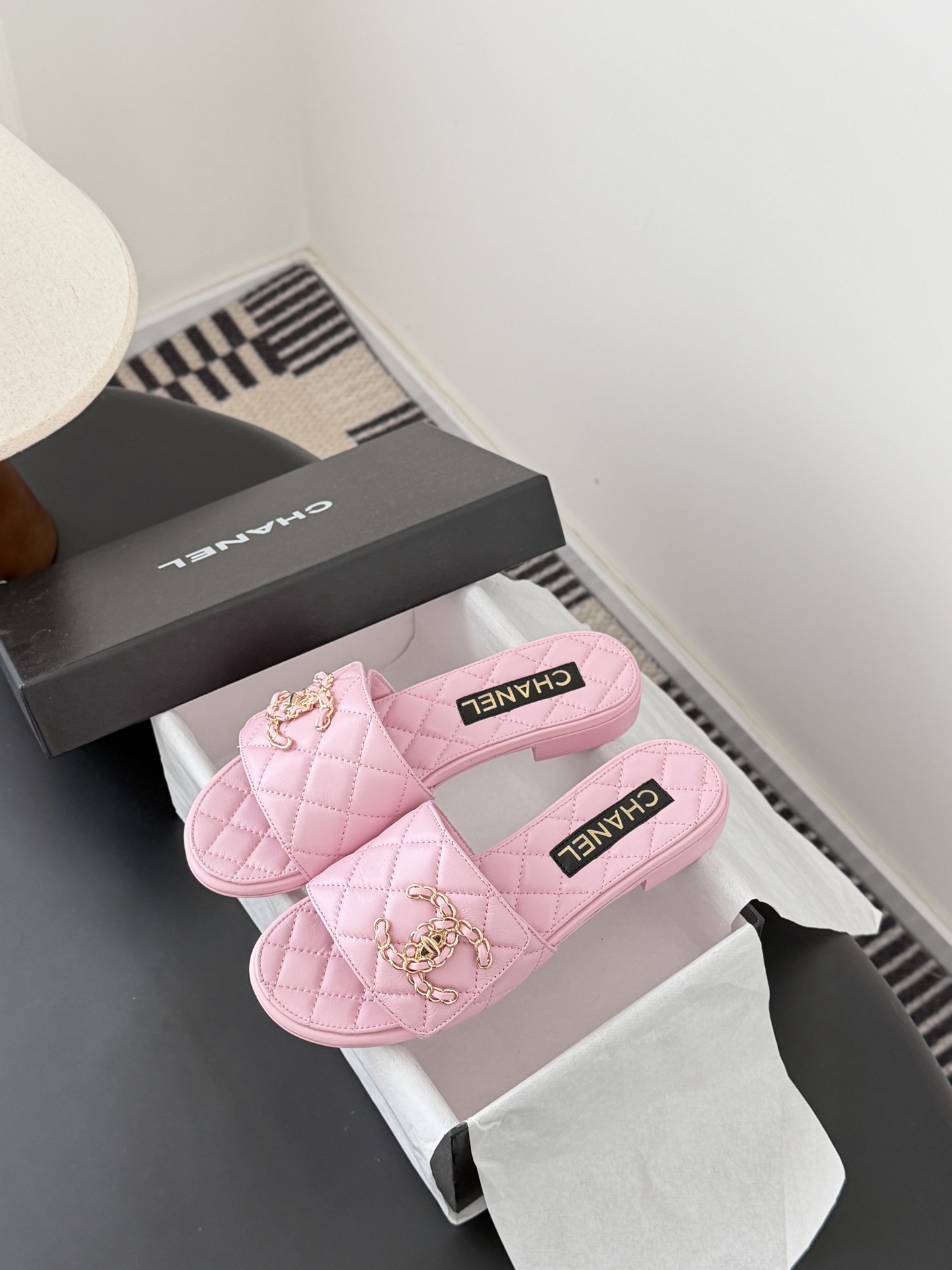Chanel 26C春夏新款全系列链条拖鞋全系列首发 专柜有的我都有！高版本高品质鞋面牛皮/原版面料 内