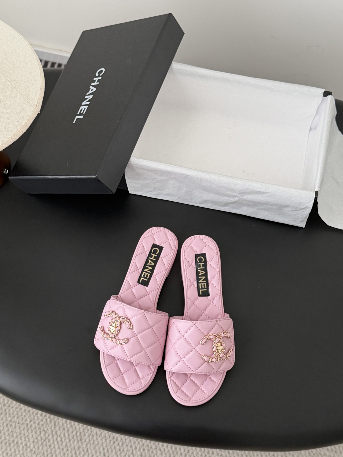 Chanel 26C春夏新款全系列链条拖鞋全系列首发 专柜有的我都有！高版本高品质鞋面牛皮/原版面料 内