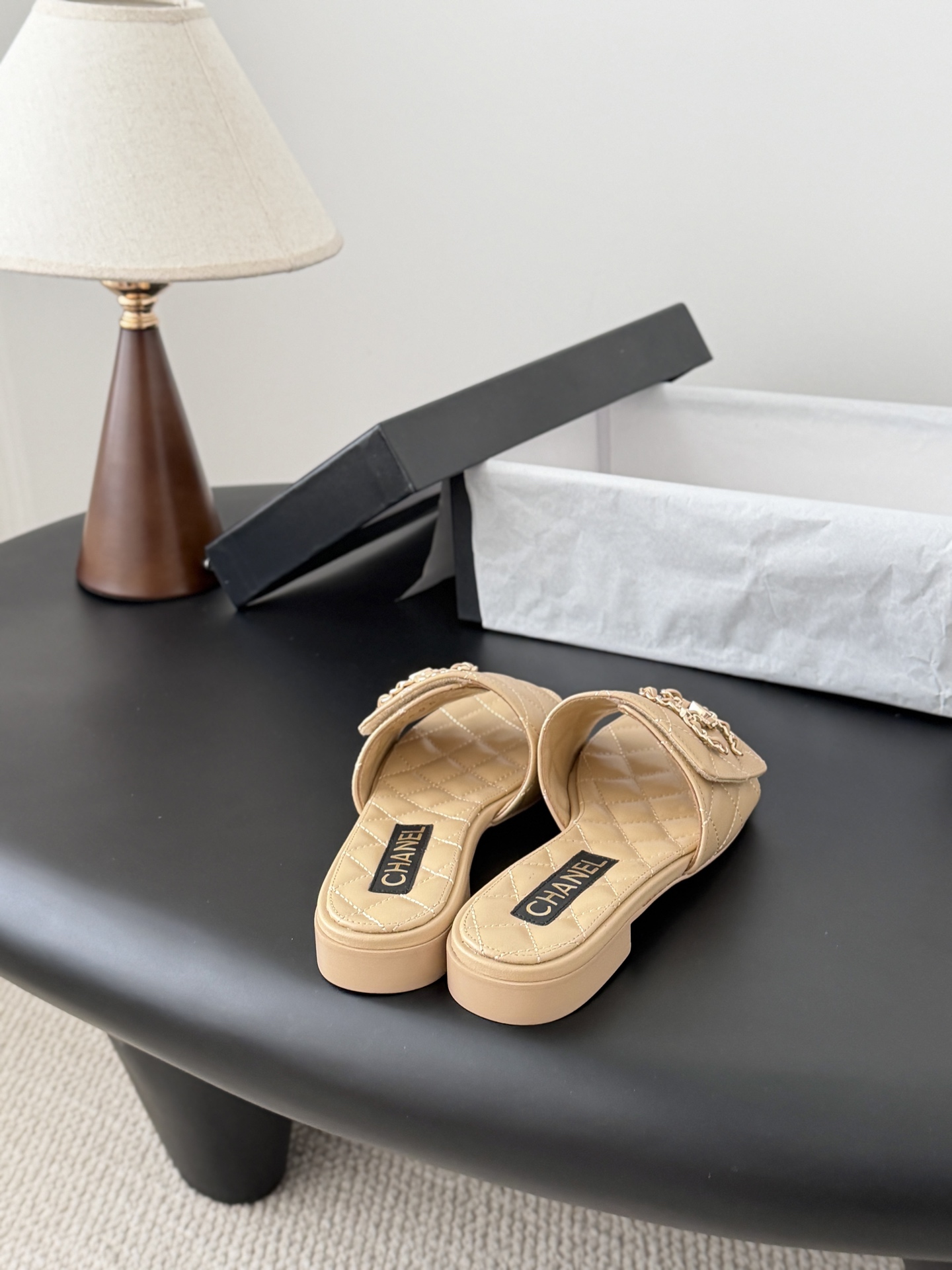 Chanel 26C春夏新款全系列链条拖鞋全系列首发 专柜有的我都有！高版本高品质鞋面牛皮/原版面料 内