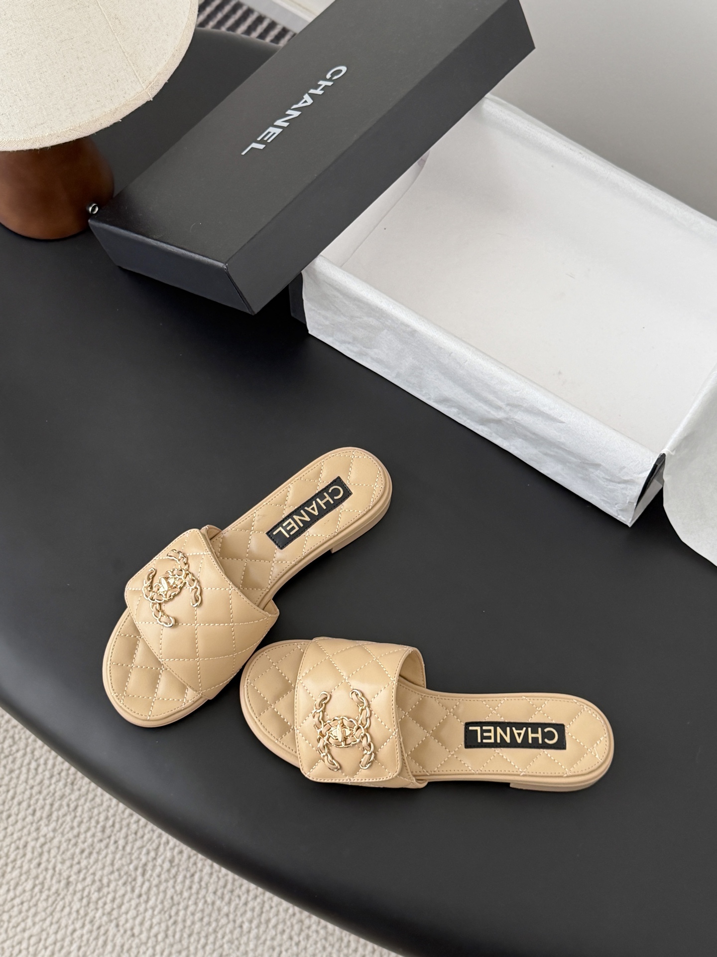 Chanel 26C春夏新款全系列链条拖鞋全系列首发 专柜有的我都有！高版本高品质鞋面牛皮/原版面料 内