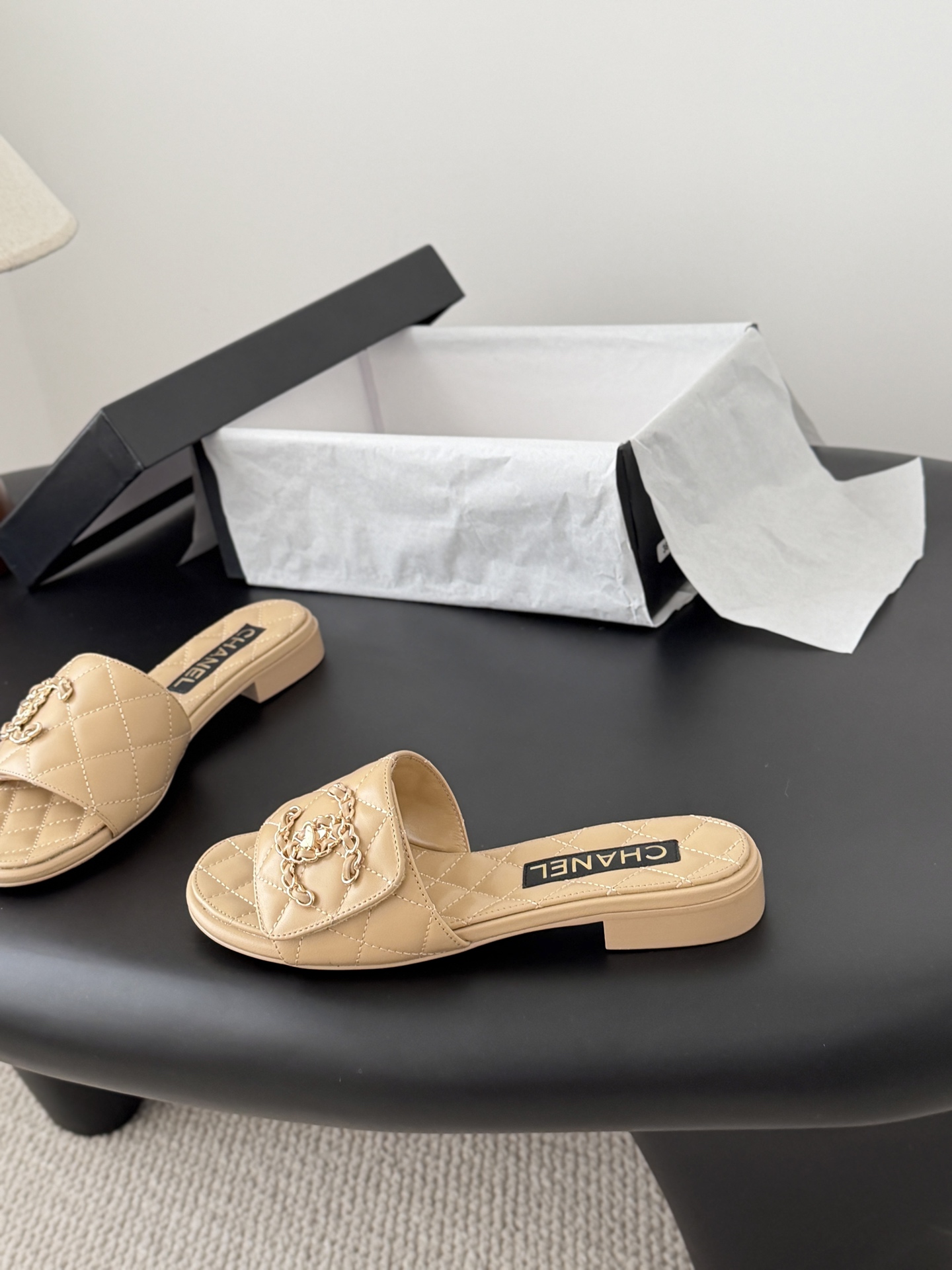 Chanel 26C春夏新款全系列链条拖鞋全系列首发 专柜有的我都有！高版本高品质鞋面牛皮/原版面料 内