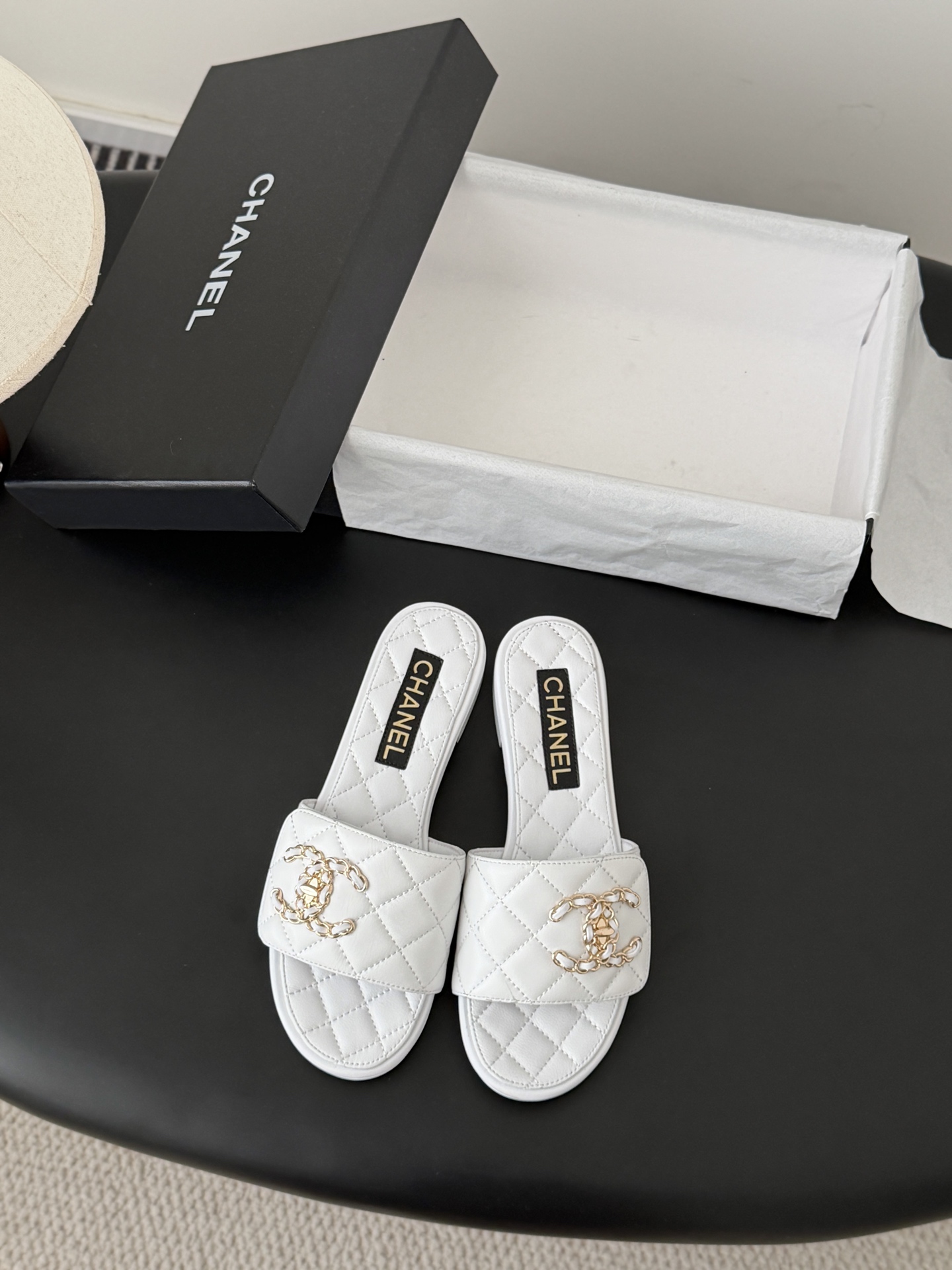 Chanel 26C春夏新款全系列链条拖鞋全系列首发 专柜有的我都有！高版本高品质鞋面牛皮/原版面料 内