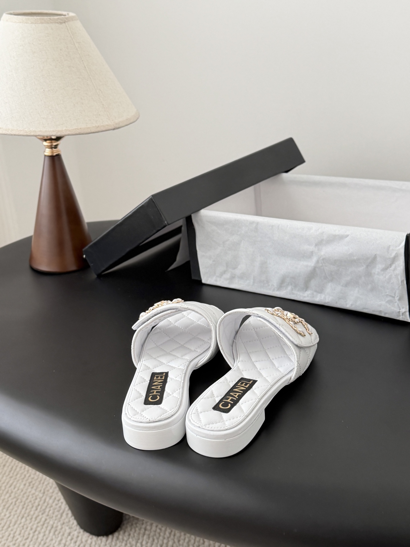 Chanel 26C春夏新款全系列链条拖鞋全系列首发 专柜有的我都有！高版本高品质鞋面牛皮/原版面料 内
